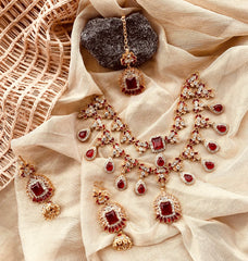 Made For Her-Iyla Graceful Necklace Set