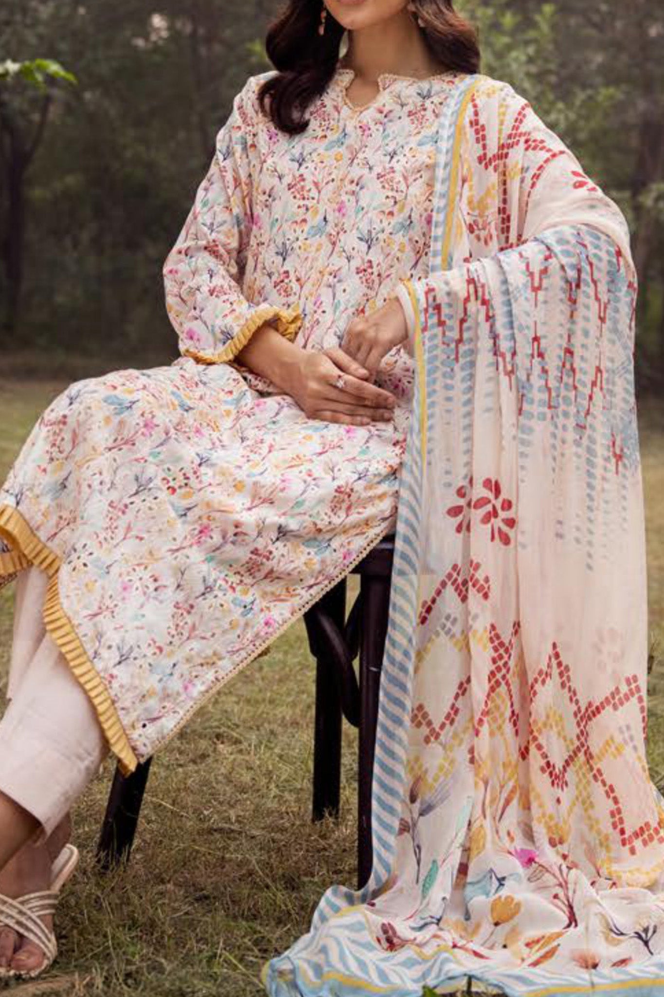 Mahee's by Riaz Arts 3 Piece Unstitched Chikankari Lawn Collection'2024-MC-08