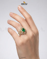 Queen’s Bold Stone Cluster Ring