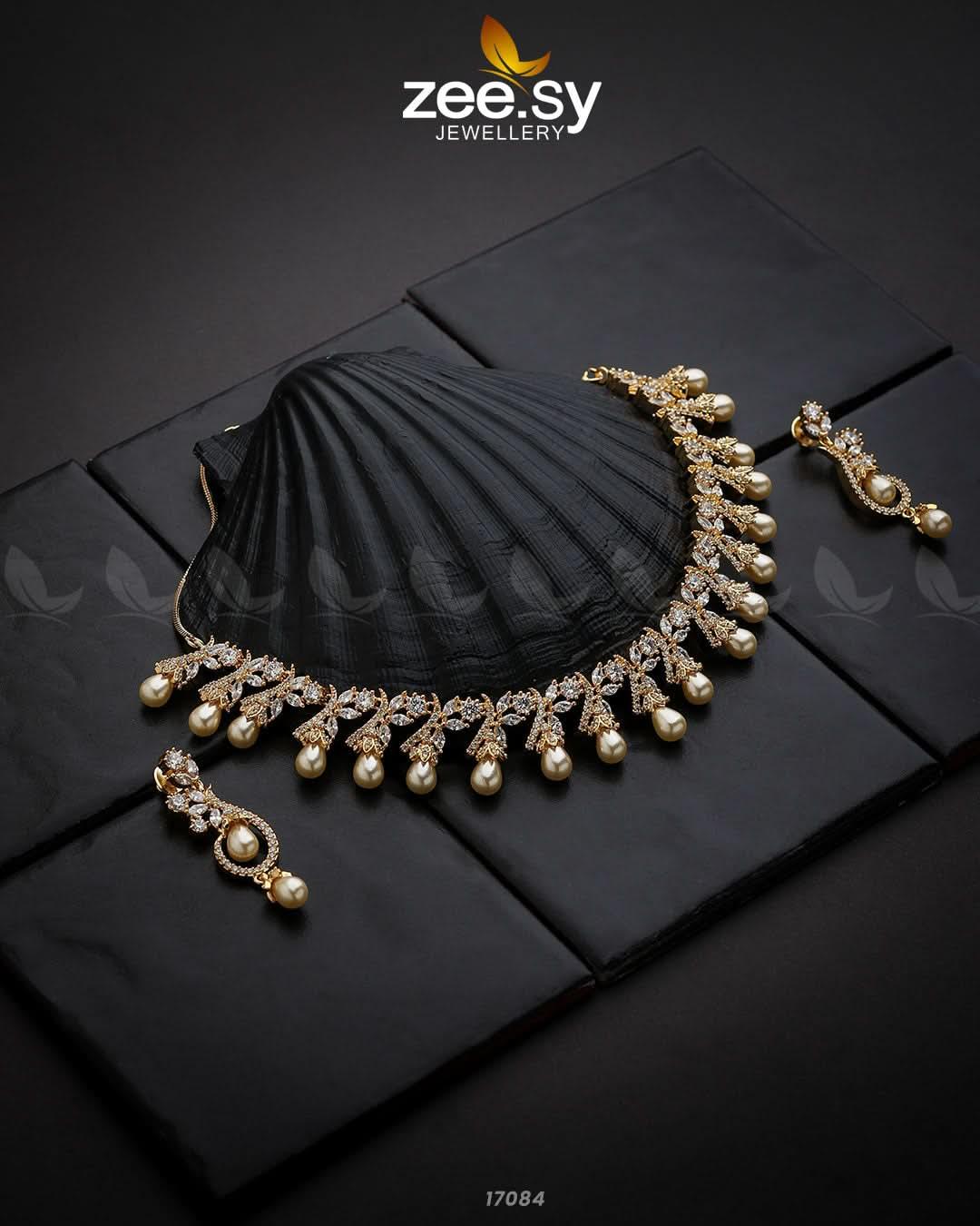 Captivating Zircon Necklace - Zeesy.pk