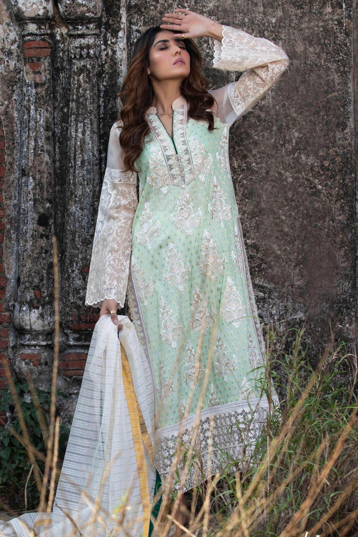 Uns by Zunuj Unstitched 3 Piece Lawn Collection'2022-UNS-03