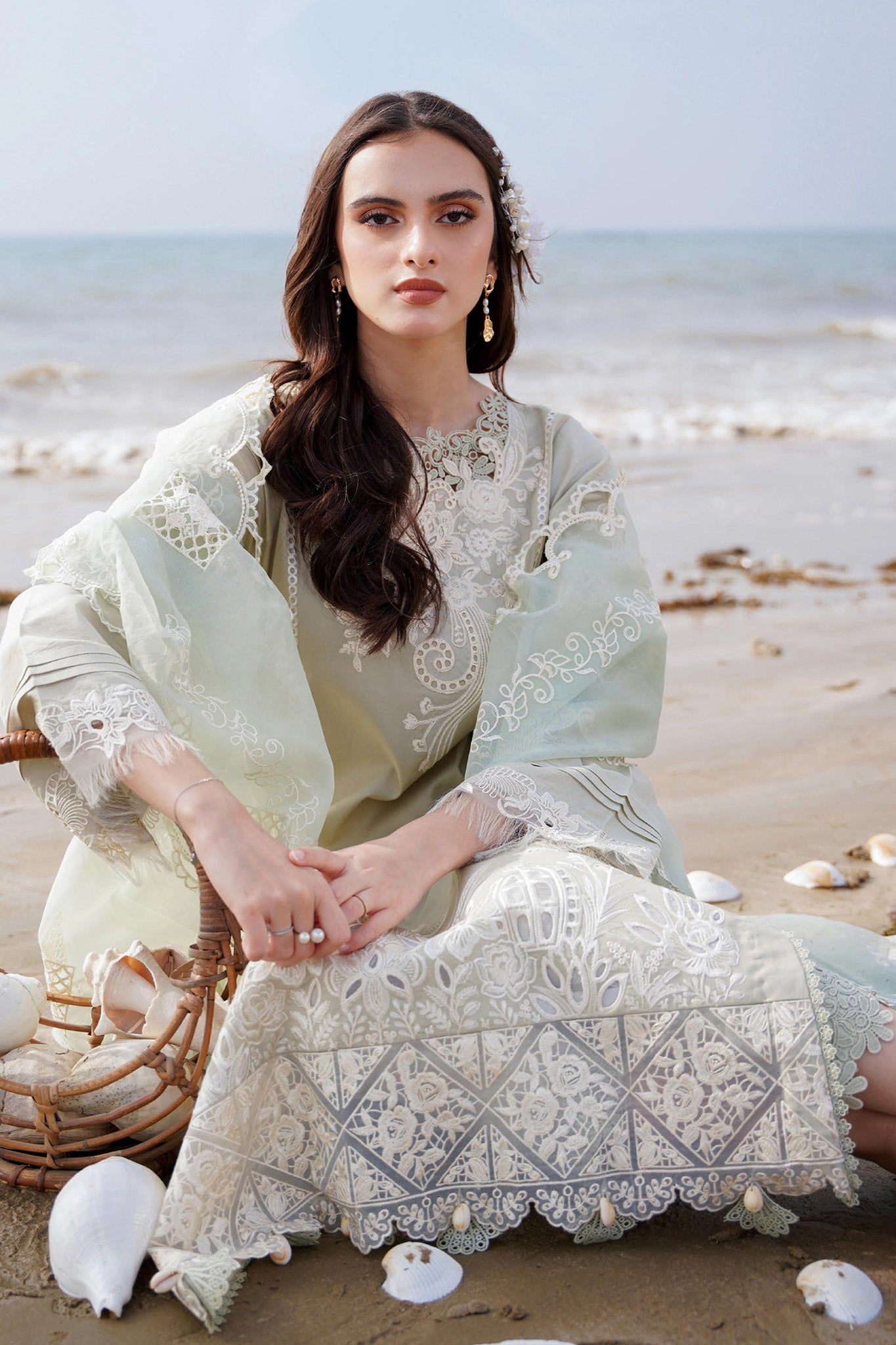 Saagar by Aabyaan Unstitched 3 Piece Luxury Festive Lawn Collection'2024-AF-04