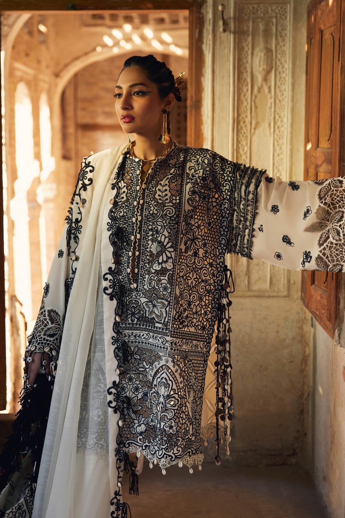 Elan Unstitched 3 Piece Luxury Lawn Collection'2025-02-B-Isla