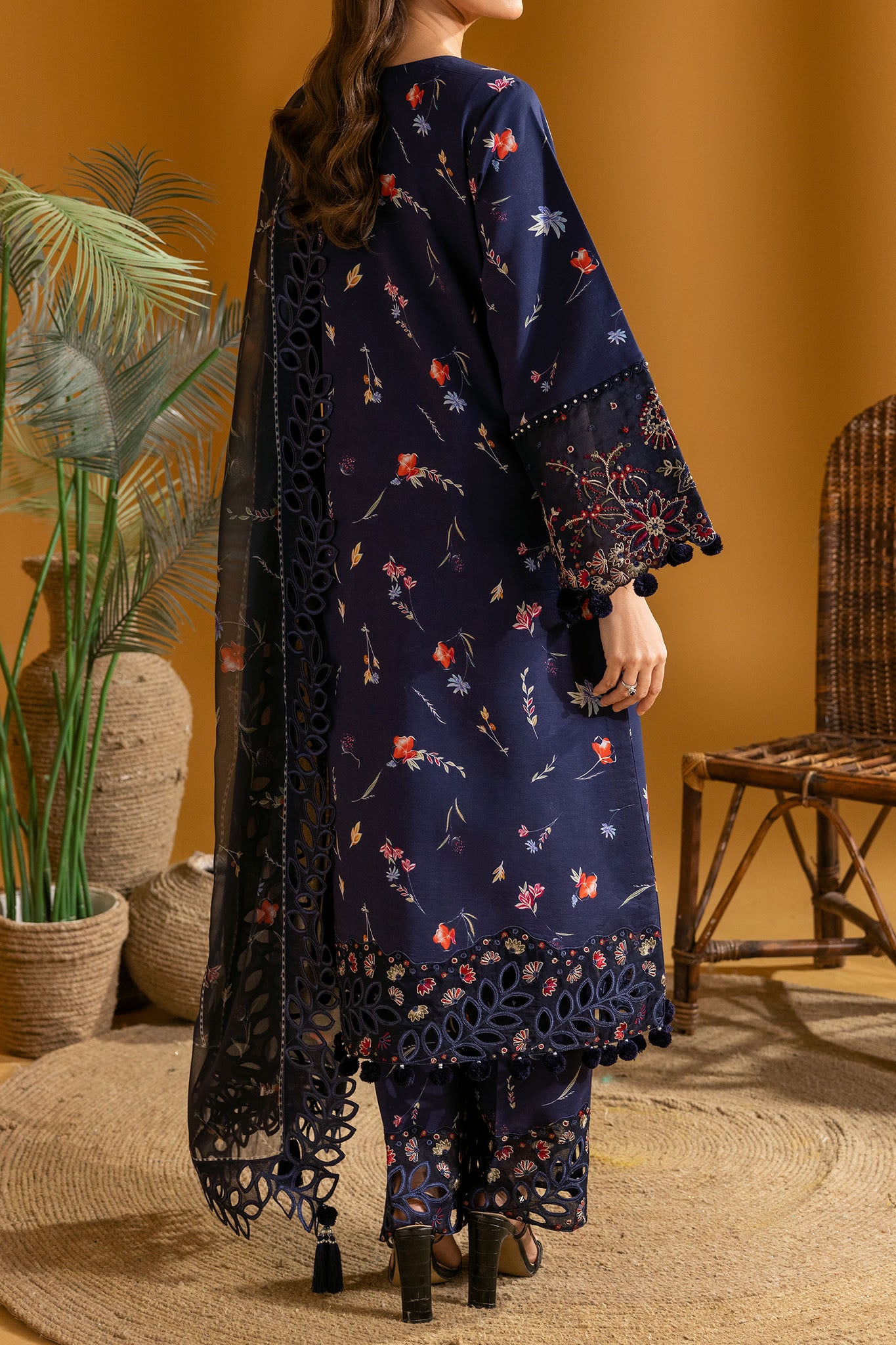 Maahi By Alizeh Unstitched 3 Piece Printed Lawn Collection'2024-05-Iris