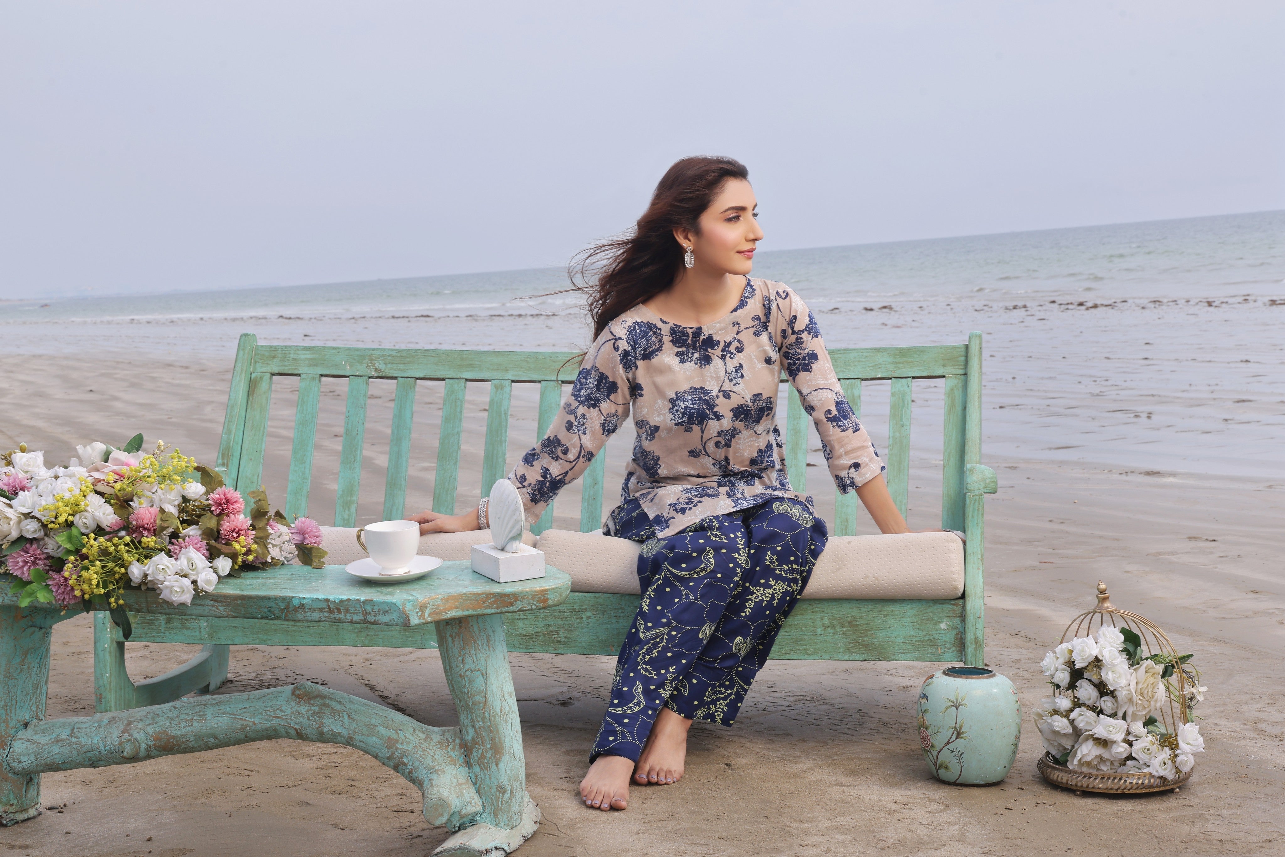 Whisper Wind By Feathers Unstitched 2 Piece Printed Lawn Collection'2025-AQUIN-FT501