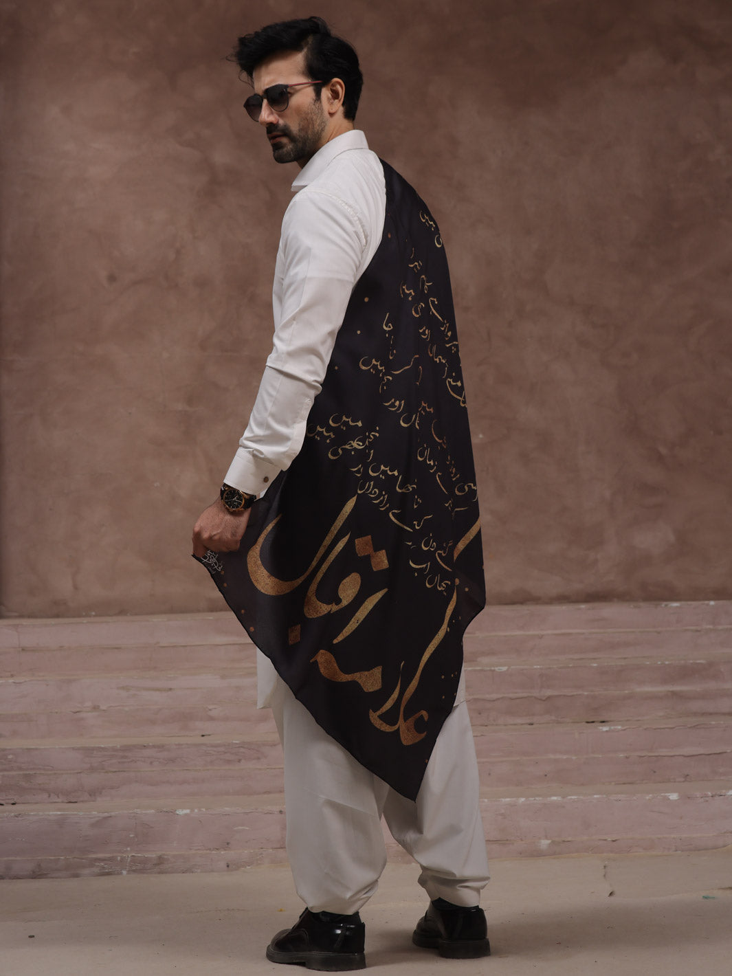 Tng By Md Men Stole Collection-Iqbal Ka Chand Stole (Black-Men)