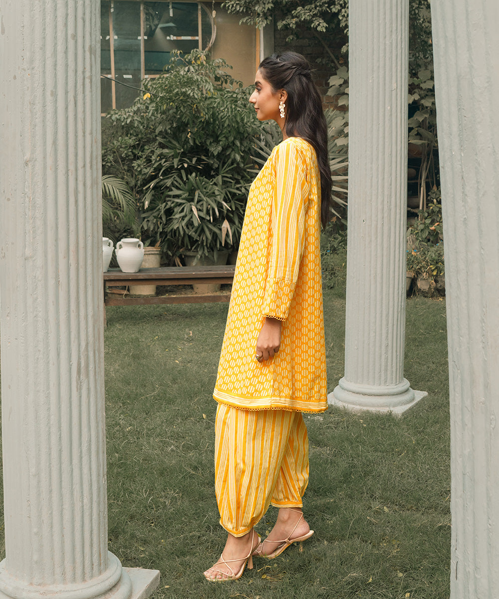 Aura By Kross Kulture Stitched Winter 2Pc - Printed Cotton Suit