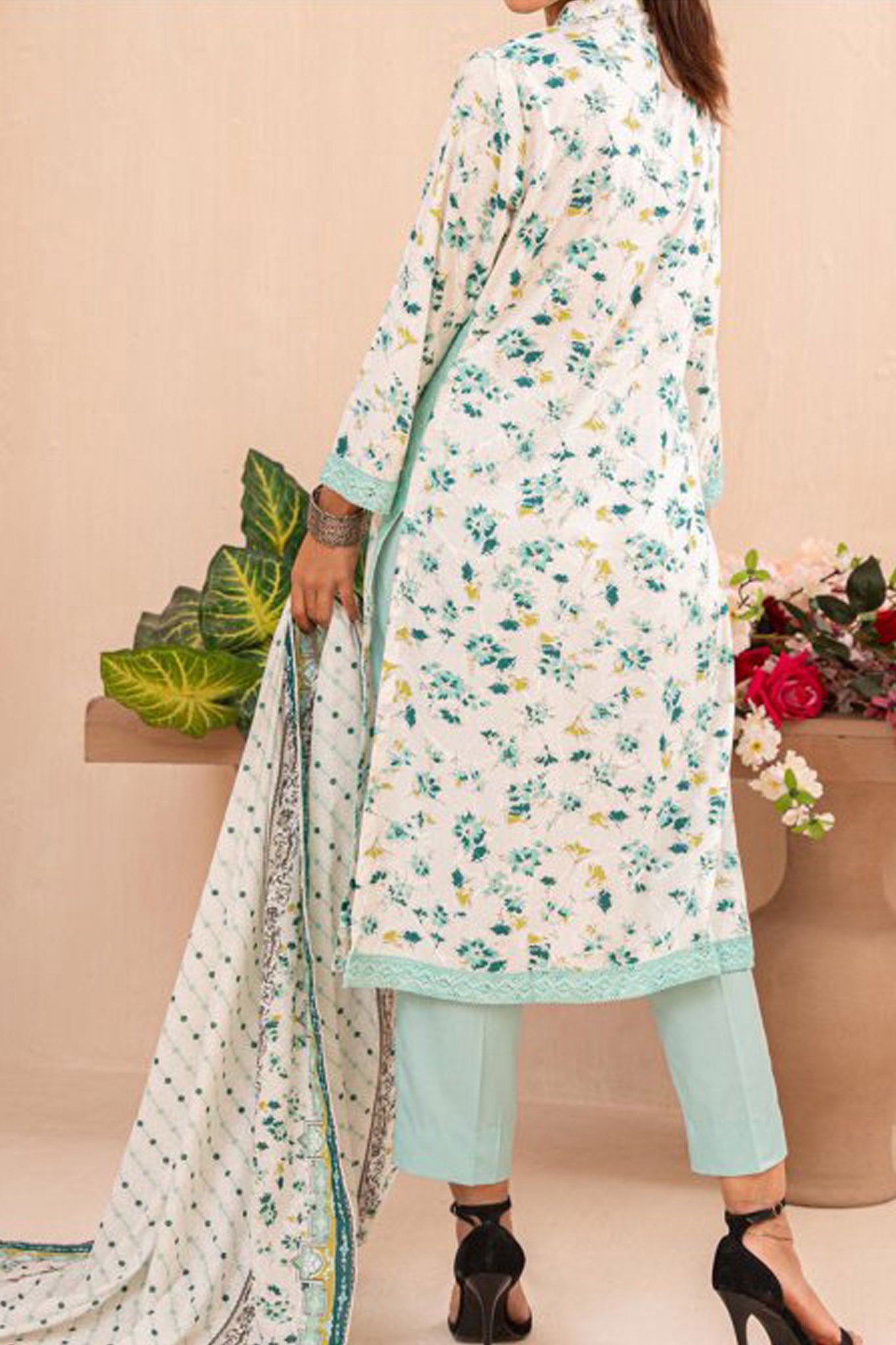 Amna Khadija Unstitched 3 Piece Wrinkle Free Prints Vol-17 Collection'2024-1094-D