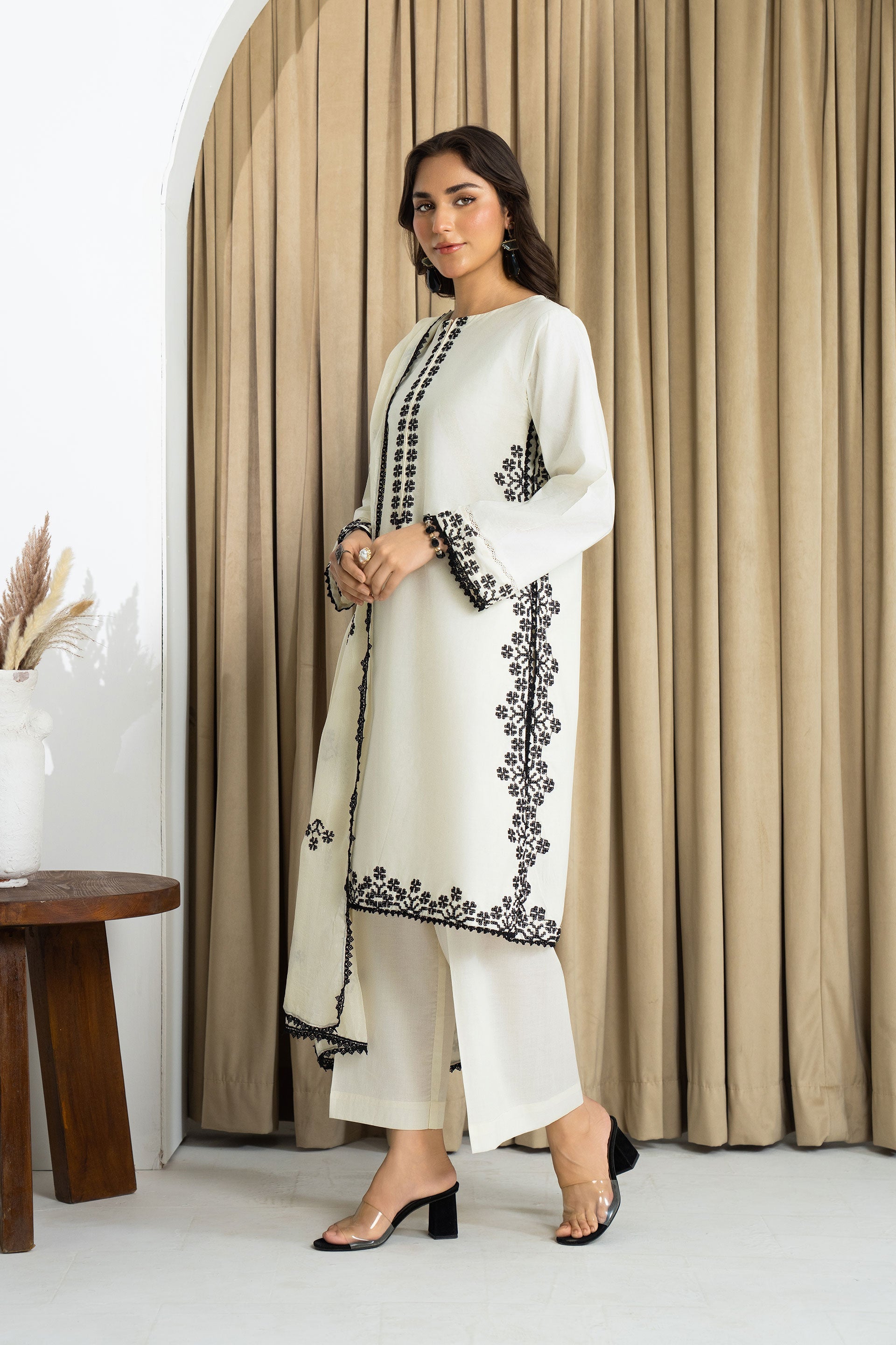 Mannat Clothing Stitched Spring Edit Silque