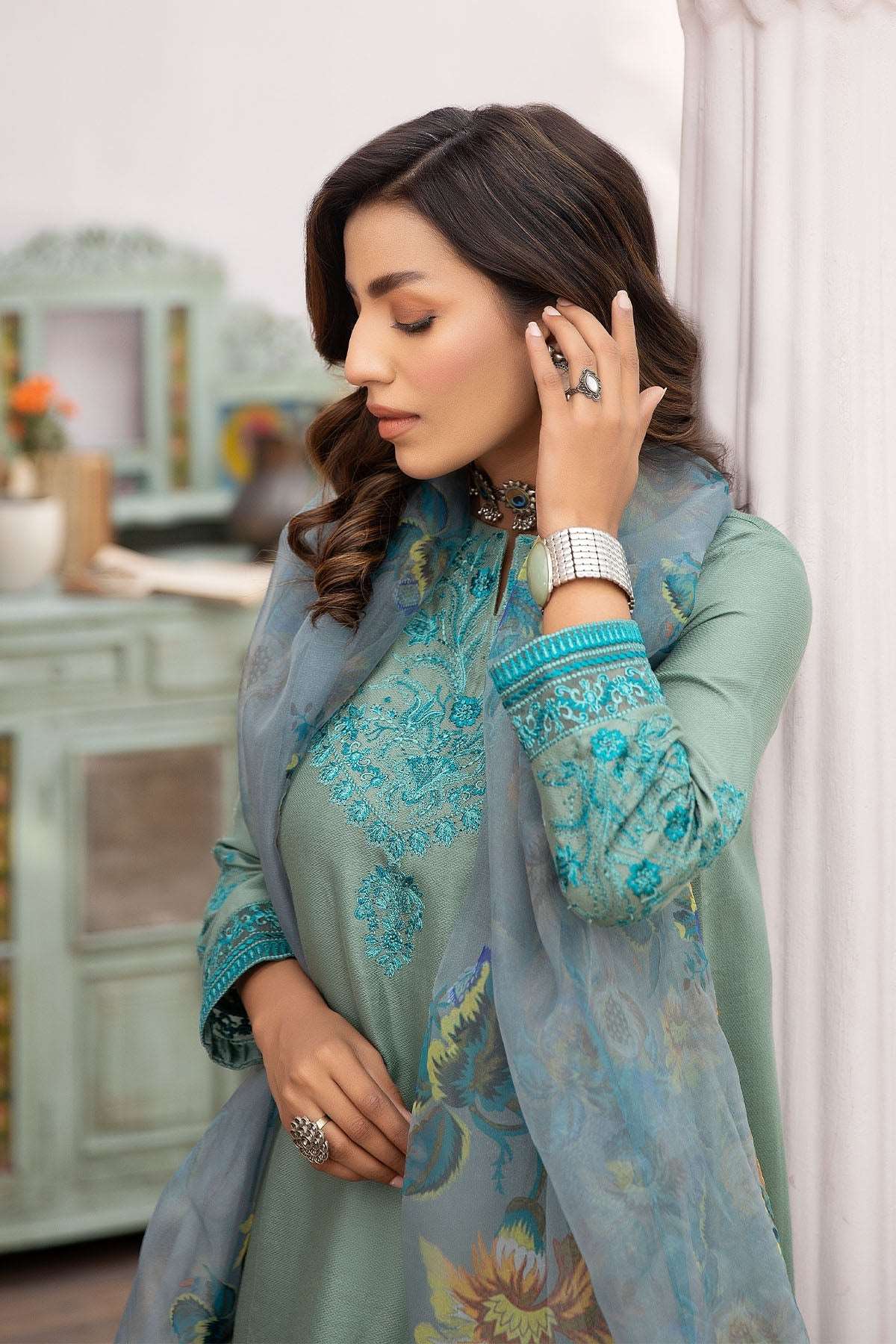 La Rossa Stitched 3 Piece Luxury Lawn Eid Edit Collection'2024-LE-24-11 Juniper Green