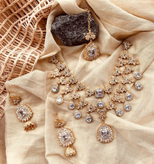 Made For Her-Iyla Graceful Necklace Set