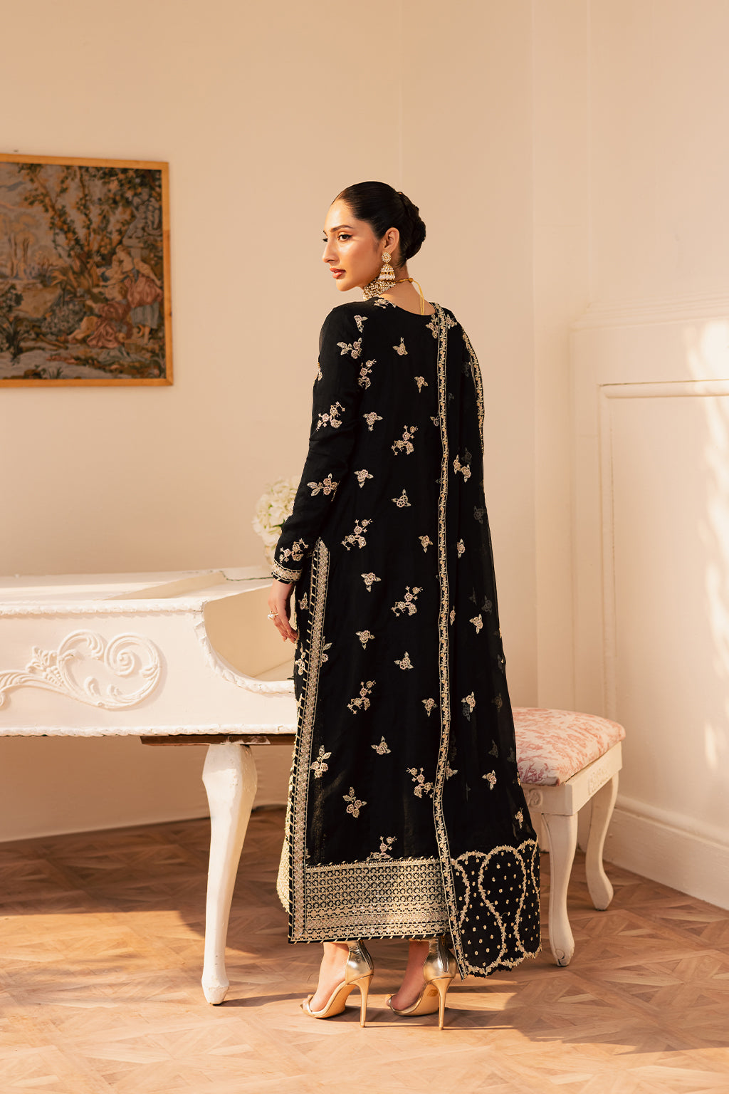 Suave By Emaan Adeel Unstitched 3 Piece Luxury Formals Collection'2025-Svara