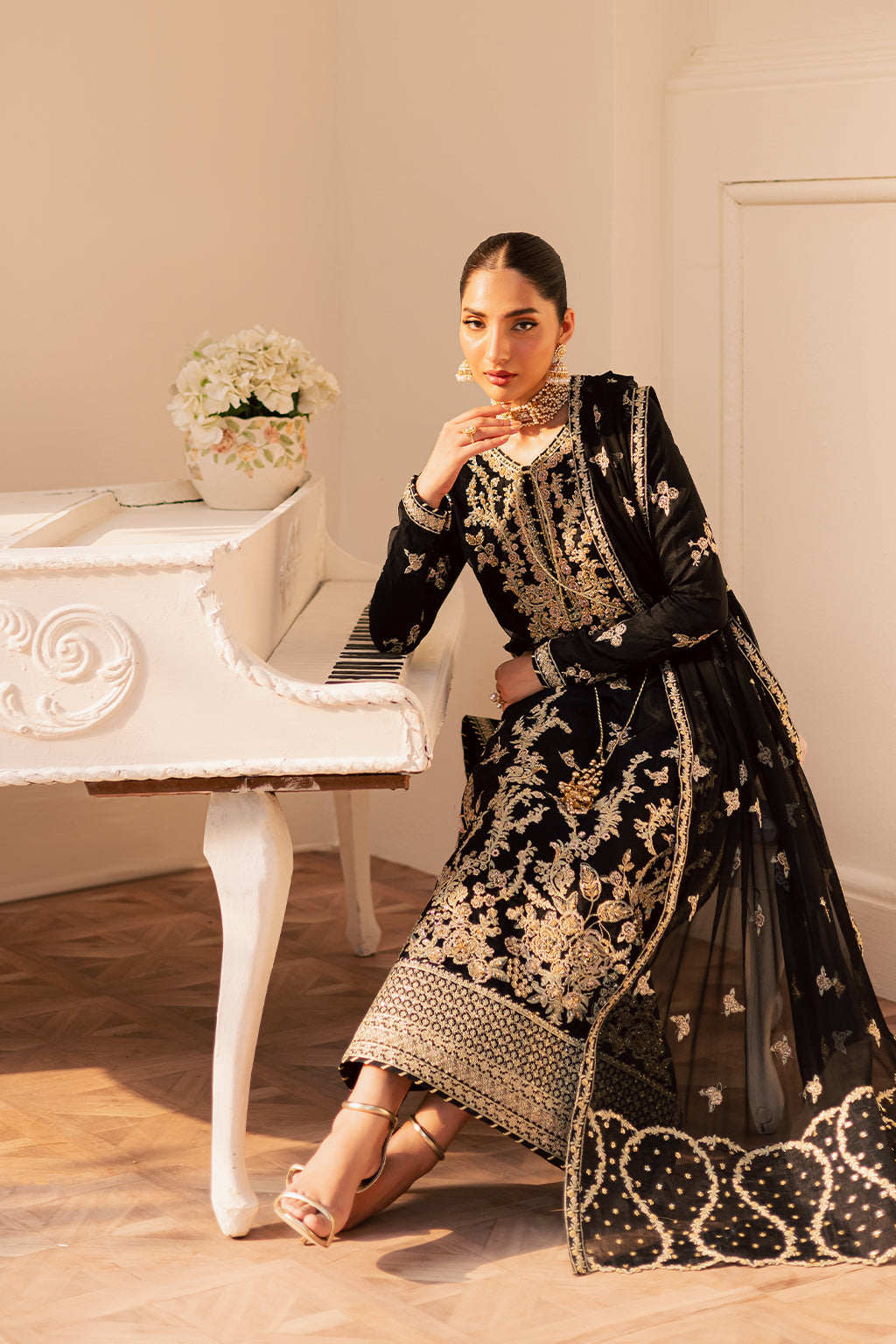Suave By Emaan Adeel Unstitched 3 Piece Luxury Formals Collection'2025-Svara