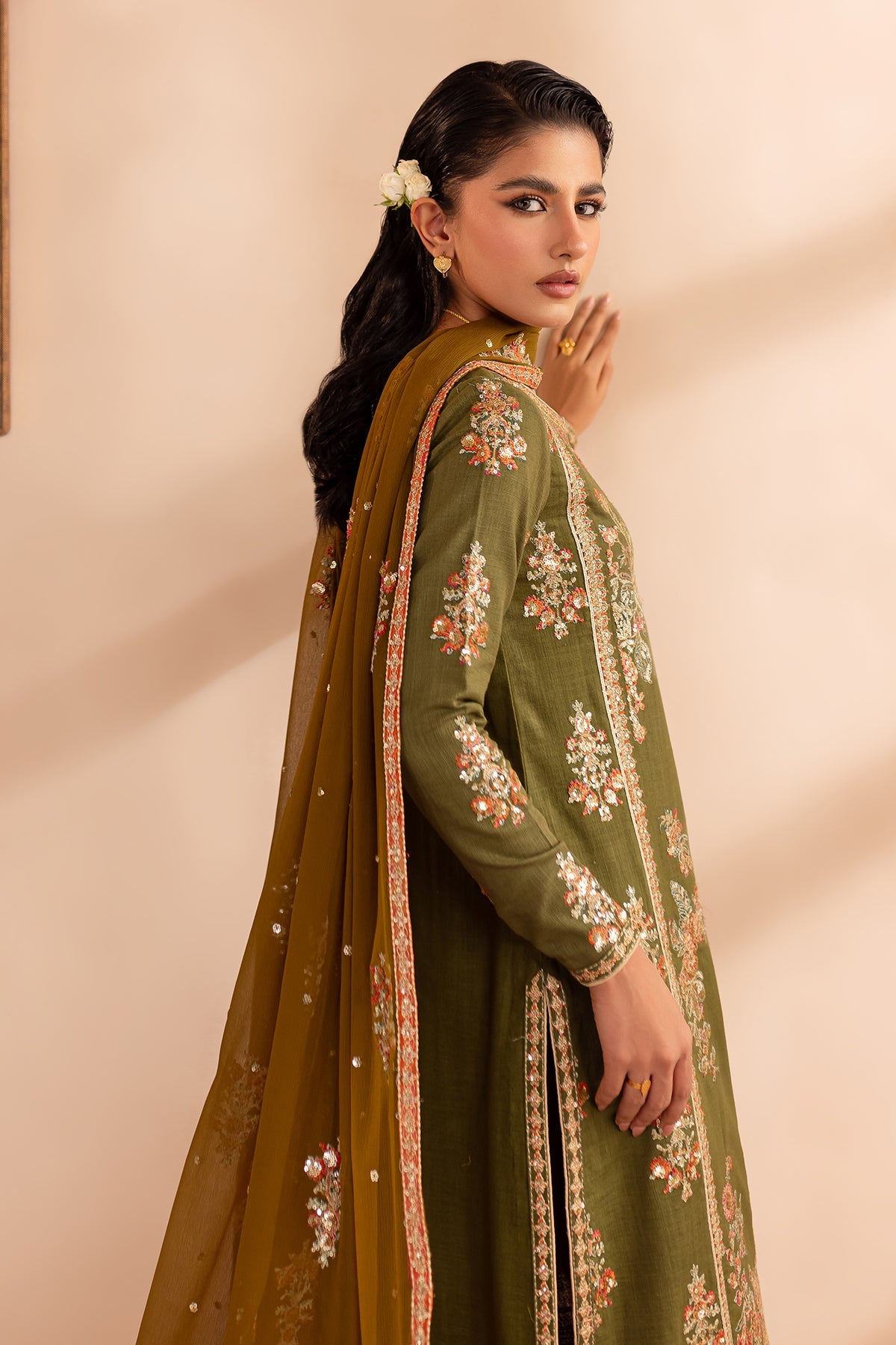 Rangrez By Emaan Adeel Stitched 3 Piece Luxury Winter Collection'2024-Riwaaz