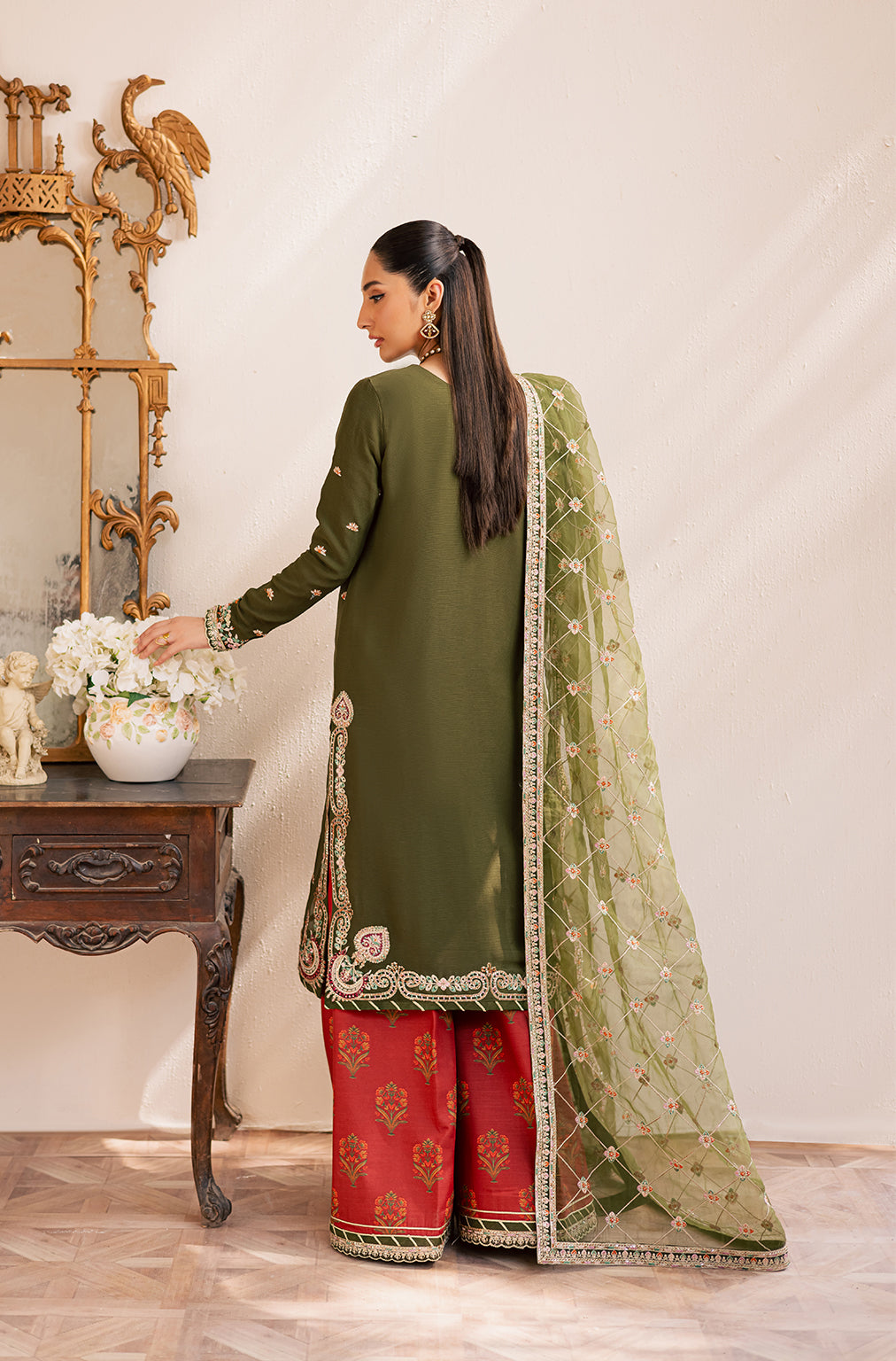 Suave By Emaan Adeel Unstitched 3 Piece Luxury Formals Collection'2025-Oraya