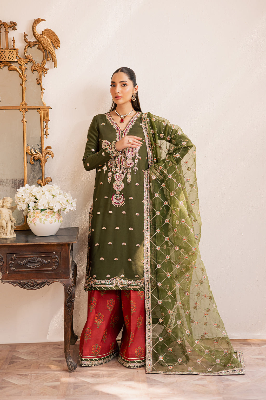 Suave By Emaan Adeel Unstitched 3 Piece Luxury Formals Collection'2025-Oraya
