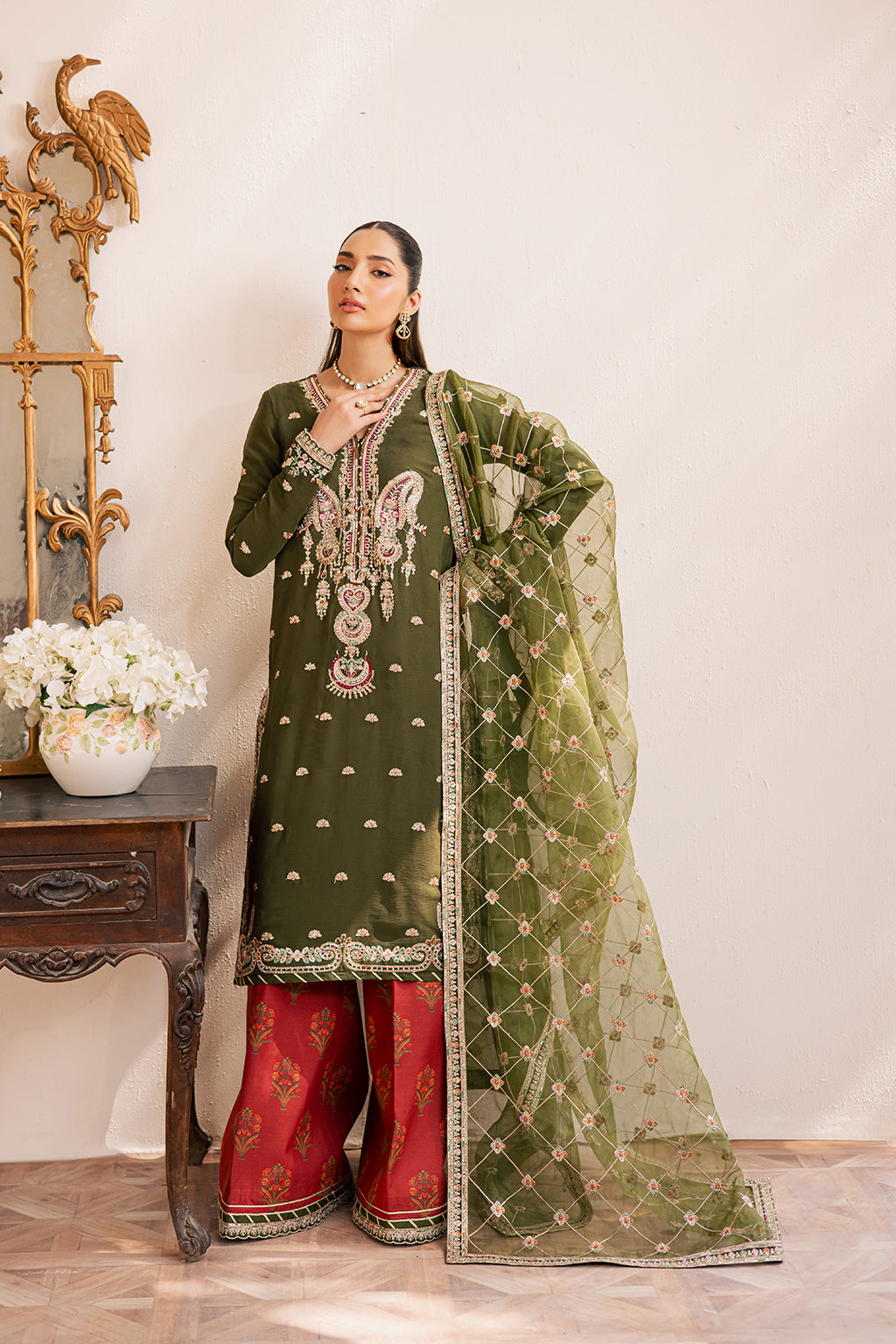 Suave By Emaan Adeel Unstitched 3 Piece Luxury Formals Collection'2025-Oraya