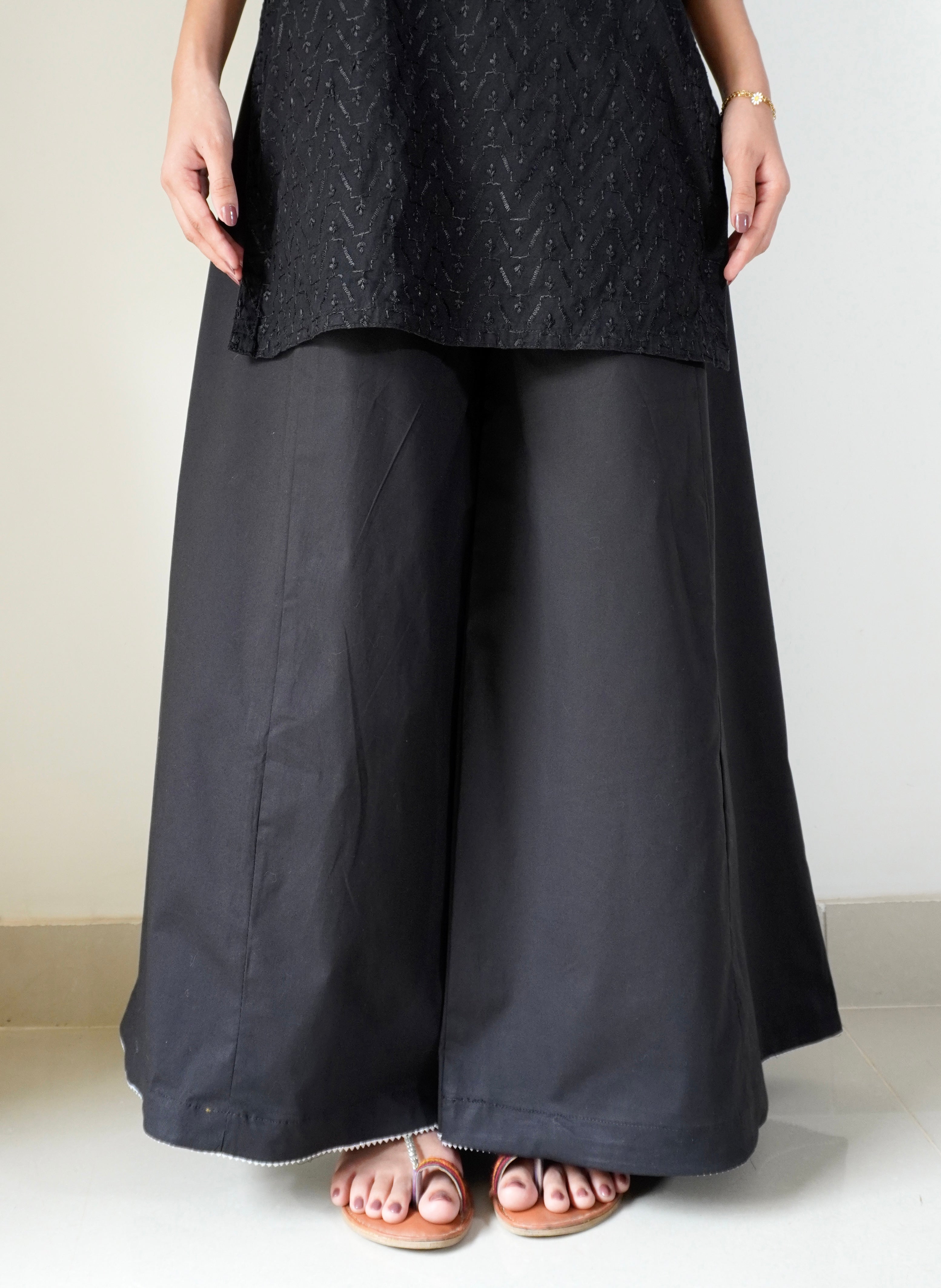 Deck Up Classic Flared Ijaar - Black
