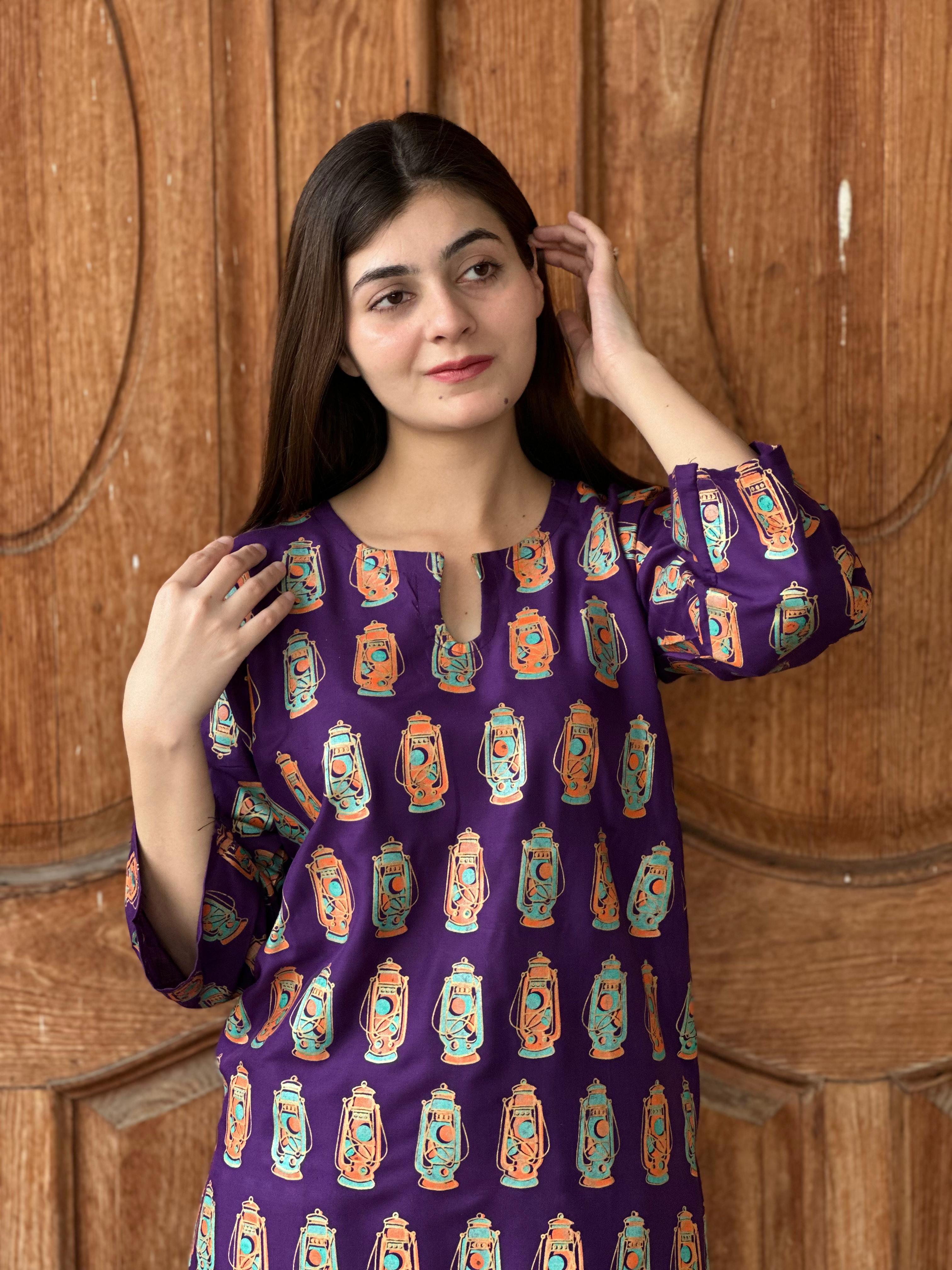 Amira's Grace 2Pcs Stitched Suit - zaibehoor