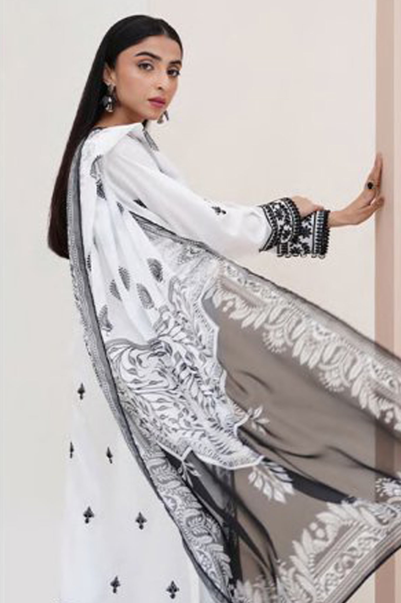 Zellbury Unstitched Printed & Emb Lawn Vol-04 Collection'2023-WU-369