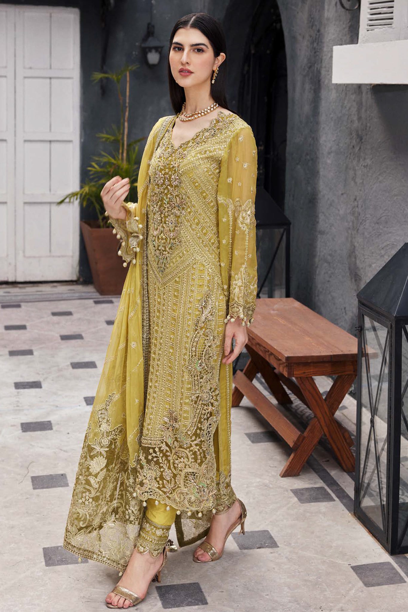 Nawabzadi By Emaan Adeel Unstitched 3 Piece Luxury Festive Formals Collection'2024-04-Aroohi