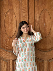 Amira's Grace 2Pcs Stitched Suit - zaibehoor