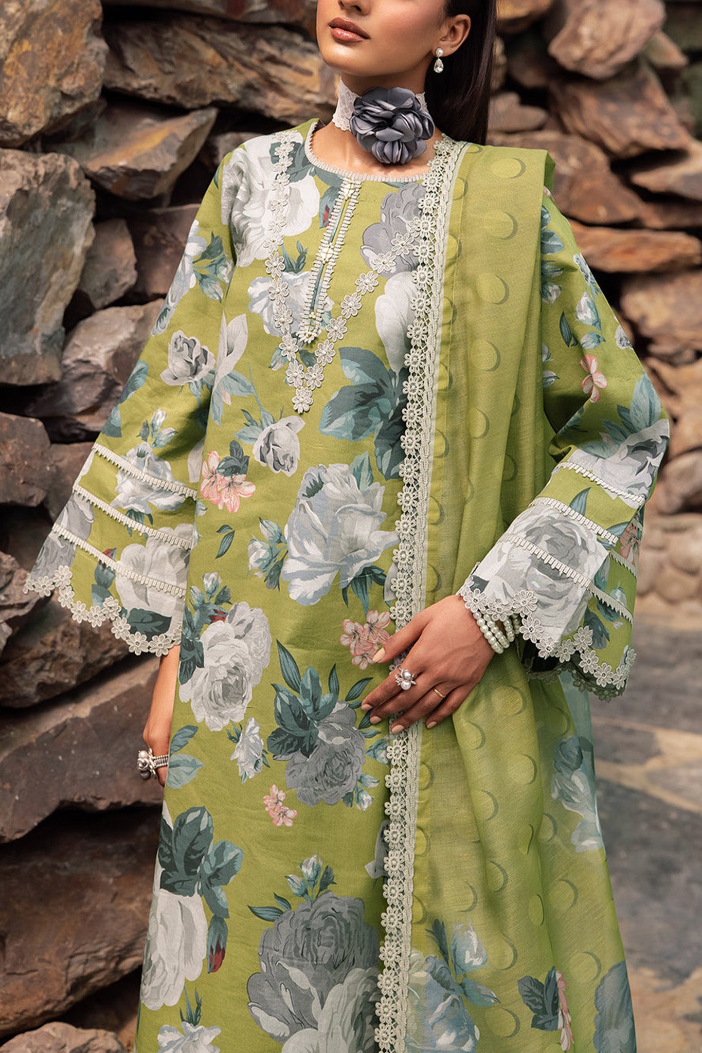 Sheen Prints By Alizeh Unstitched 3 Piece Digital Printed Fine Lawn Vol-02 Collection'2024-AF-6018-Jazmin