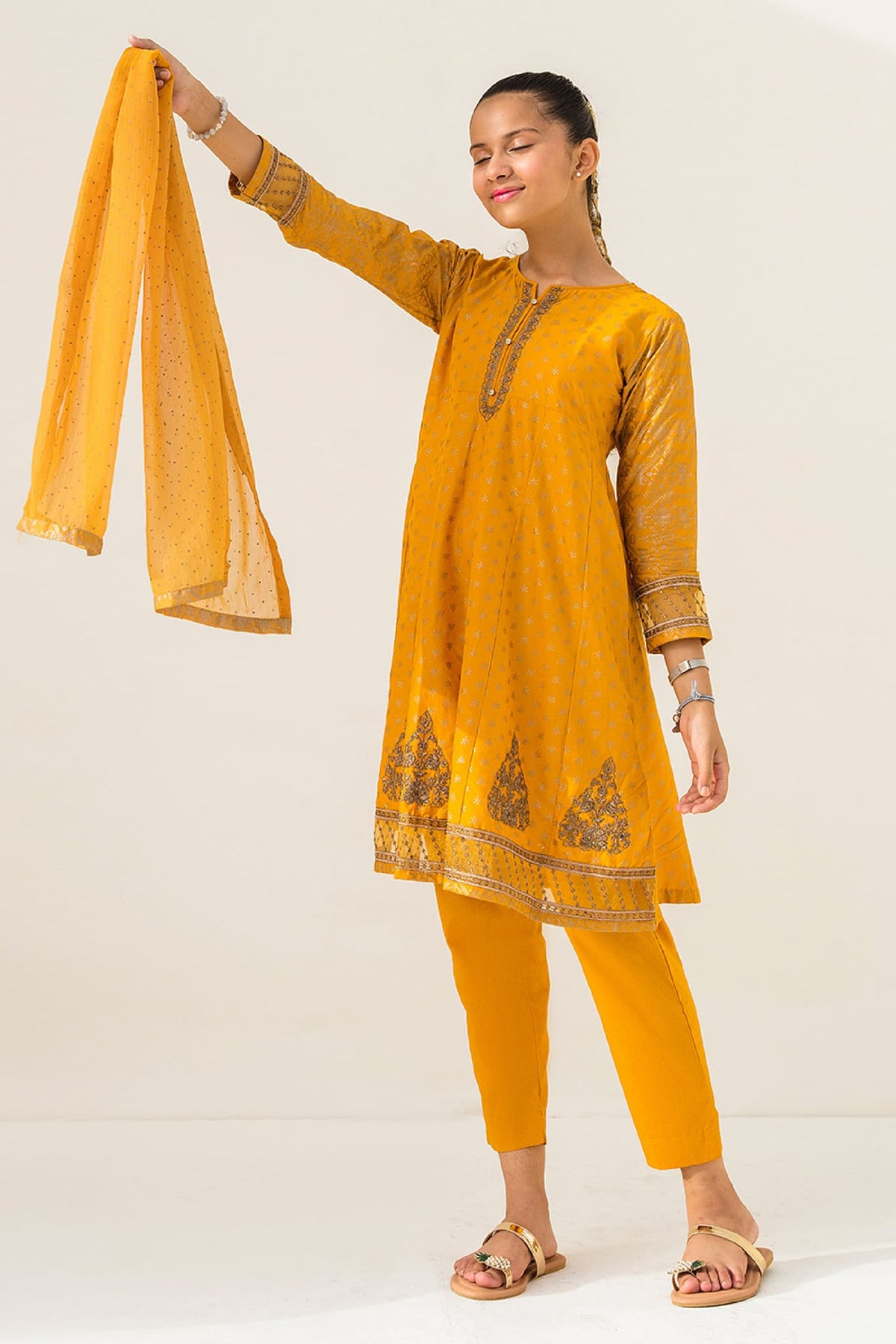 Amna khadija Ready To Wear Teen Eid Festive Collection'2023-AK-01