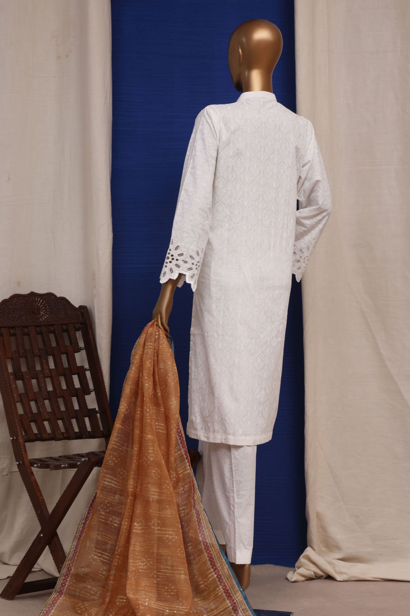 Luckhnovi kari by Bin Saeed Stitched 3 Piece Emb Lawn Collection'2023-CMSTF-017-White