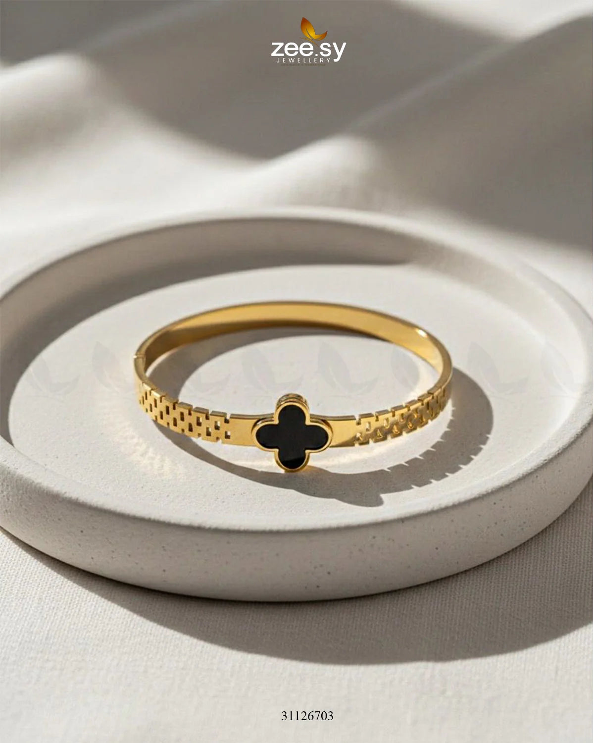 Clover Leaf Motif Bracelet - Zeesy Jewellery