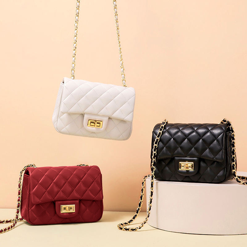 Fineur - Quilted DockLock Crossbody Bag ~ Red
