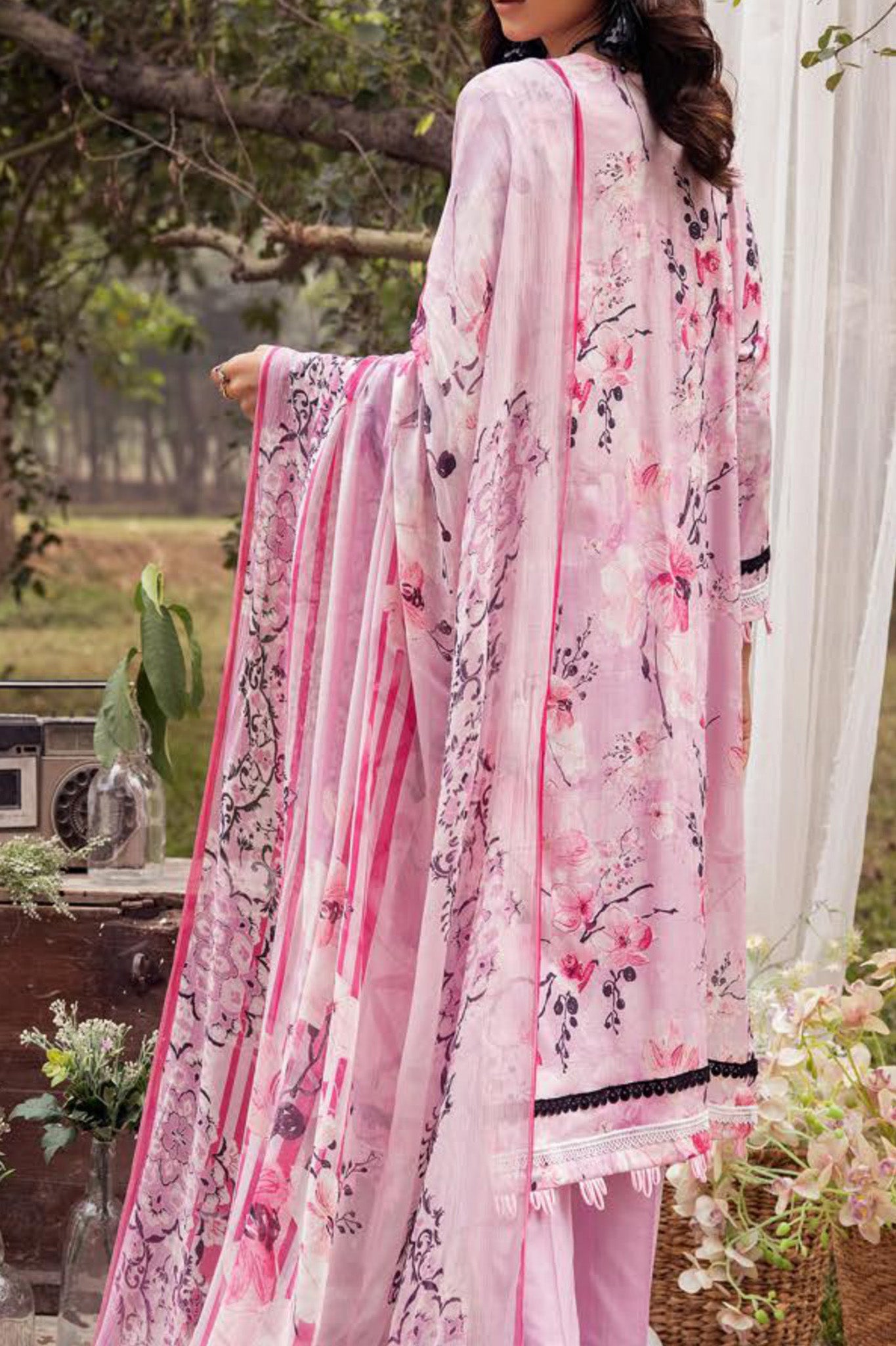 Mahee's by Riaz Arts 3 Piece Unstitched Chikankari Lawn Collection'2024-MC-01