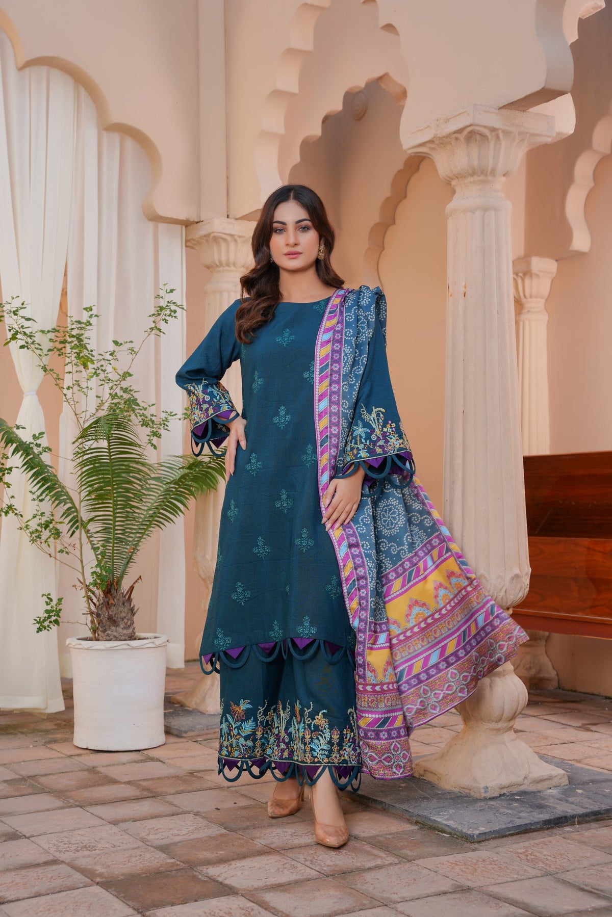 Threads & Weaves Stitched 3 PC - Embroidered Karandi Pret-05