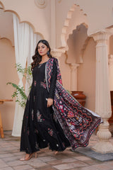 Threads & Weaves Stitched 3 PC - Embroidered Karandi Pret-06