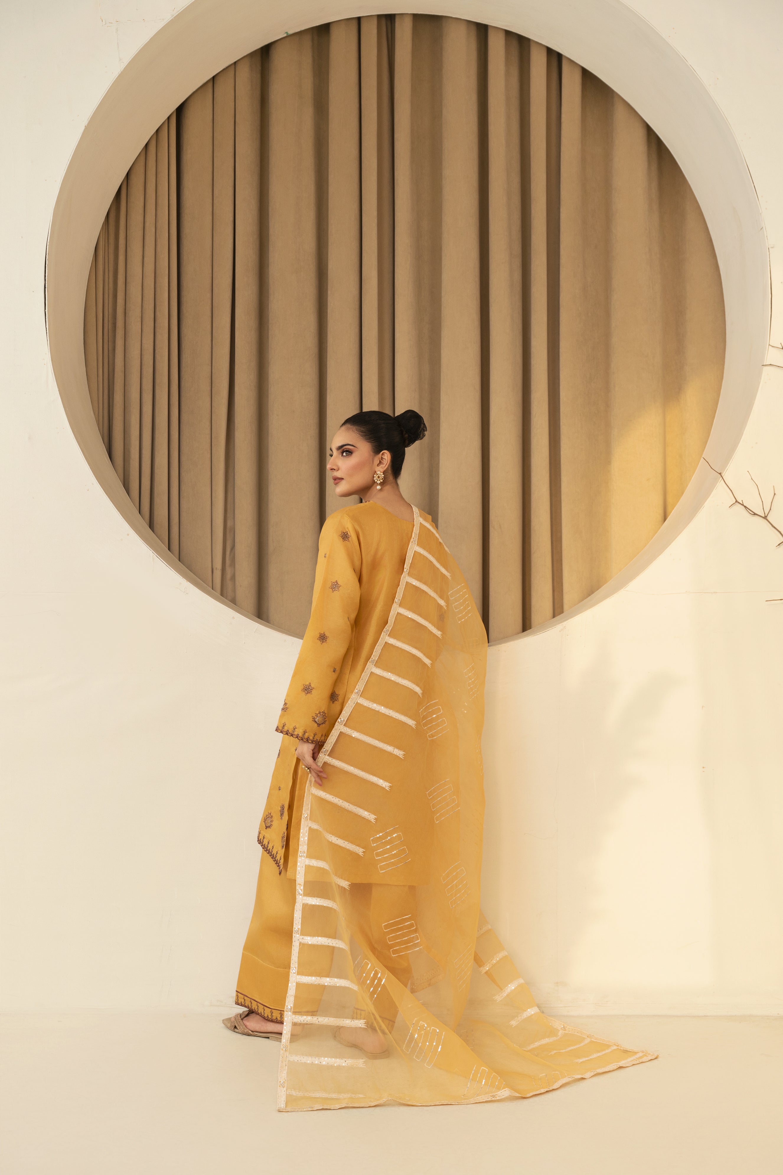 Zoya Zafar Stitched 3 Piece Silk Collection'2025-Farshi Shalwar 02