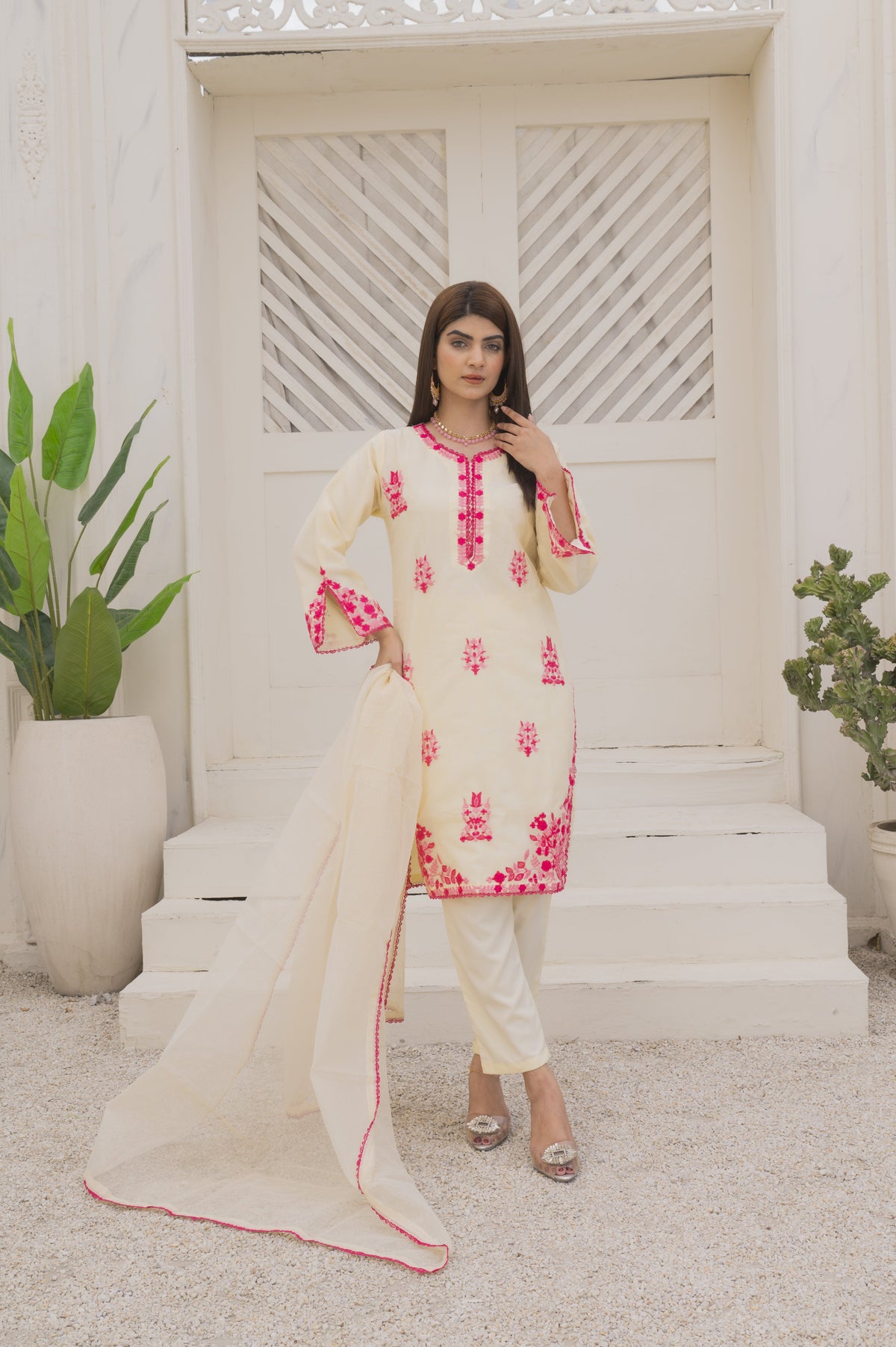 Zaib E Hoor Embroidery Daman Stitched 3-pc Suit