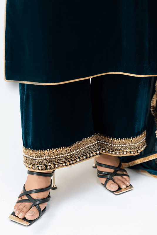 Bagh E Makhmal By Zaaviay Stitched Elmas (Three Piece)