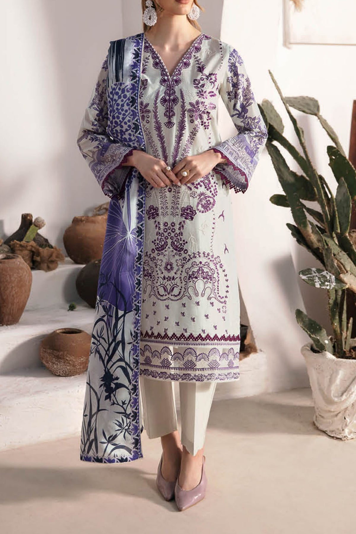 Ghazal By Ramsha Unstitched 3 Piece Luxury Lawn Vol-02 Collection'2024-G-204