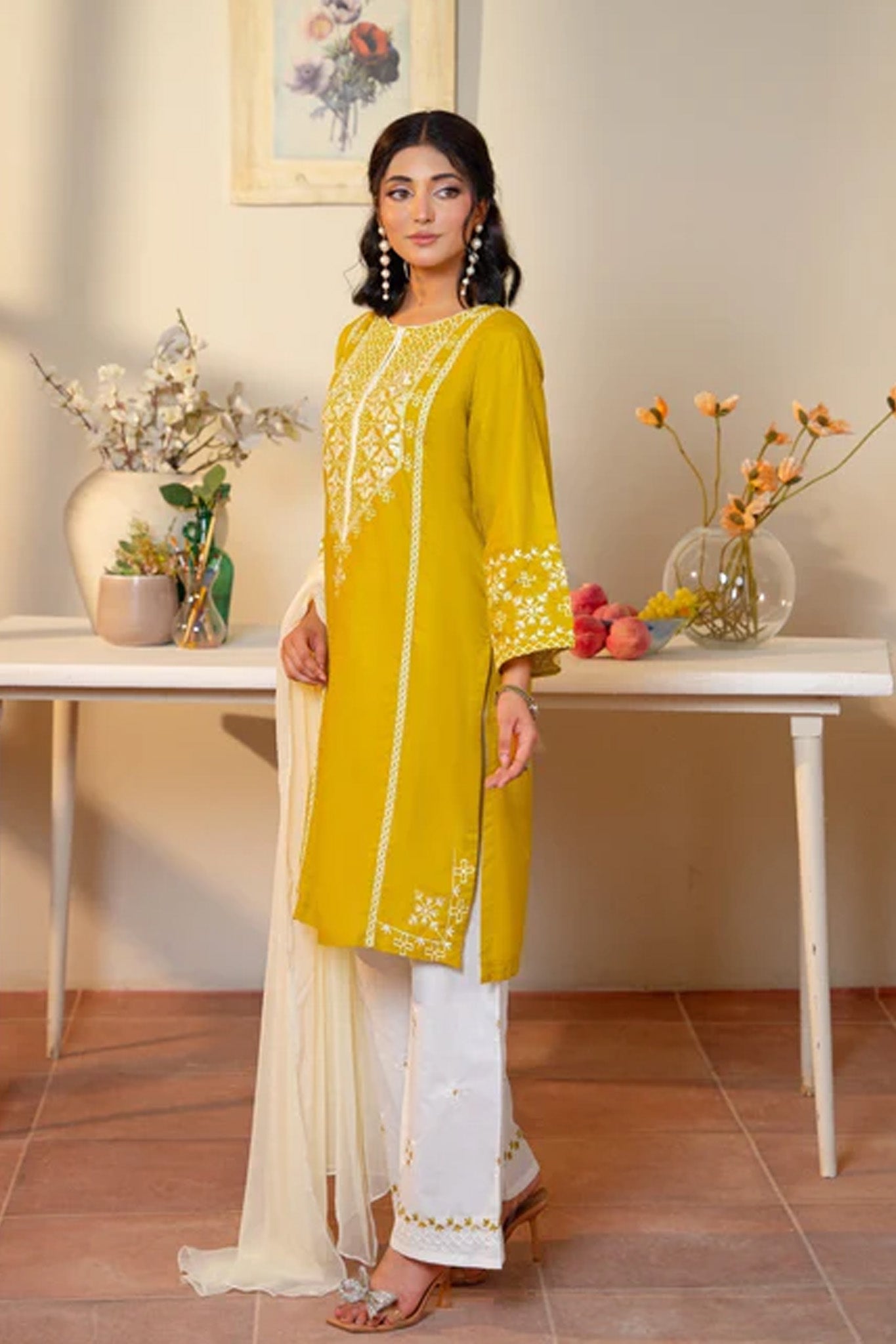 Tawakal Closet Stitched 3 Piece Summer Collection'2025-HAMNA