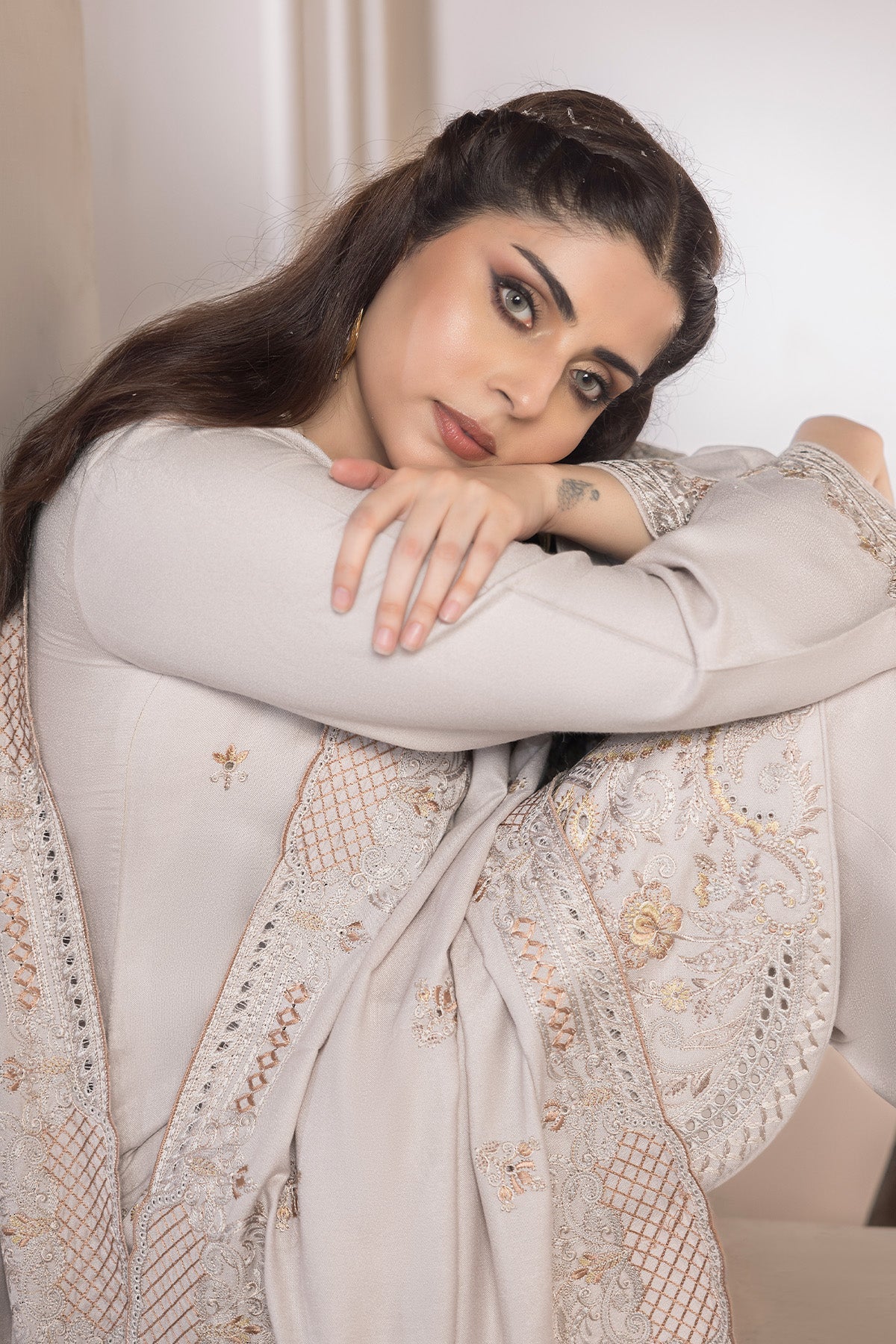 Bella By Imrozia Serene Stitched 3 Piece Winter Collection'2025-I.P-93 Lumiere