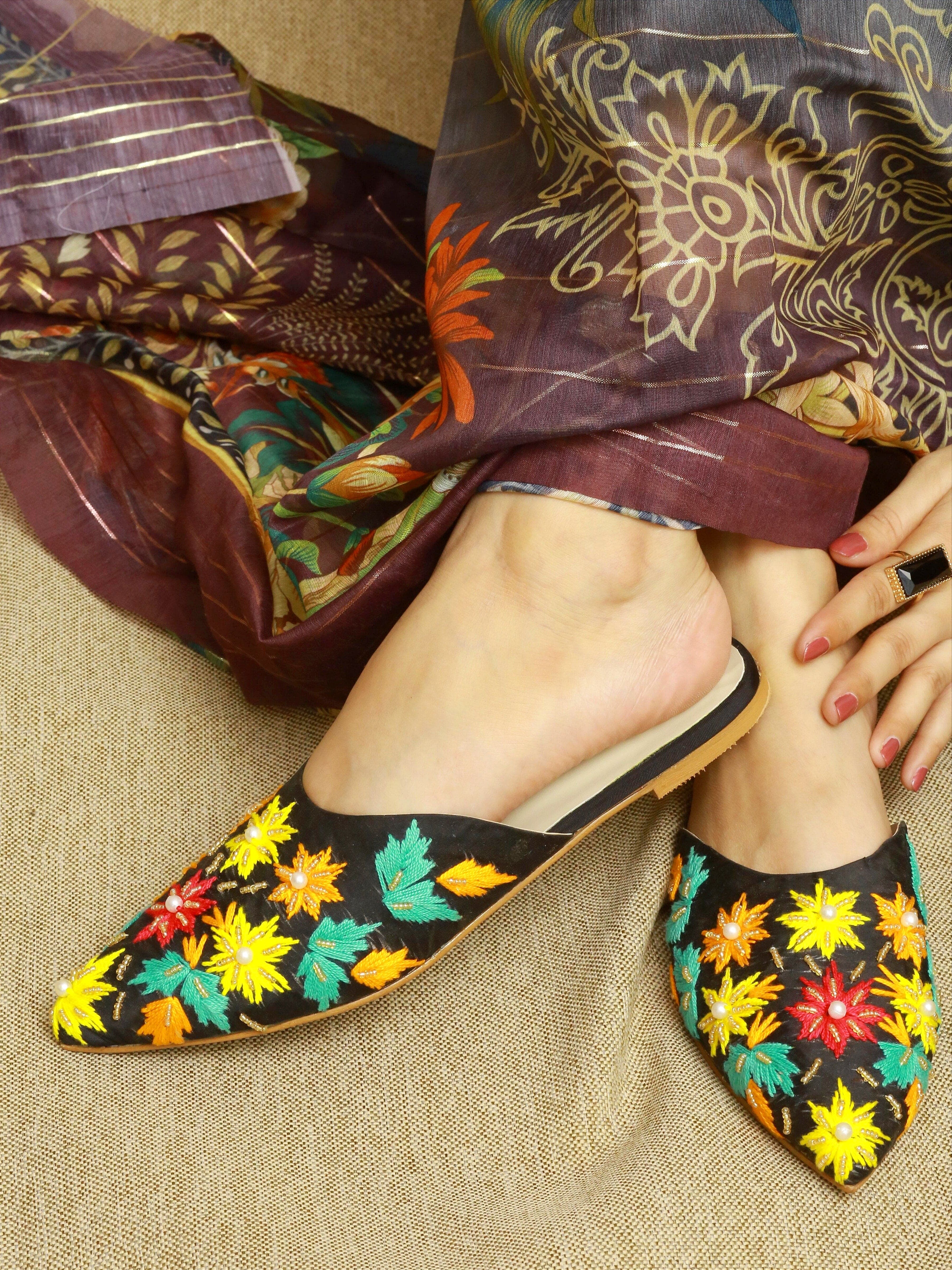 Bustangi Naqoosh Mules