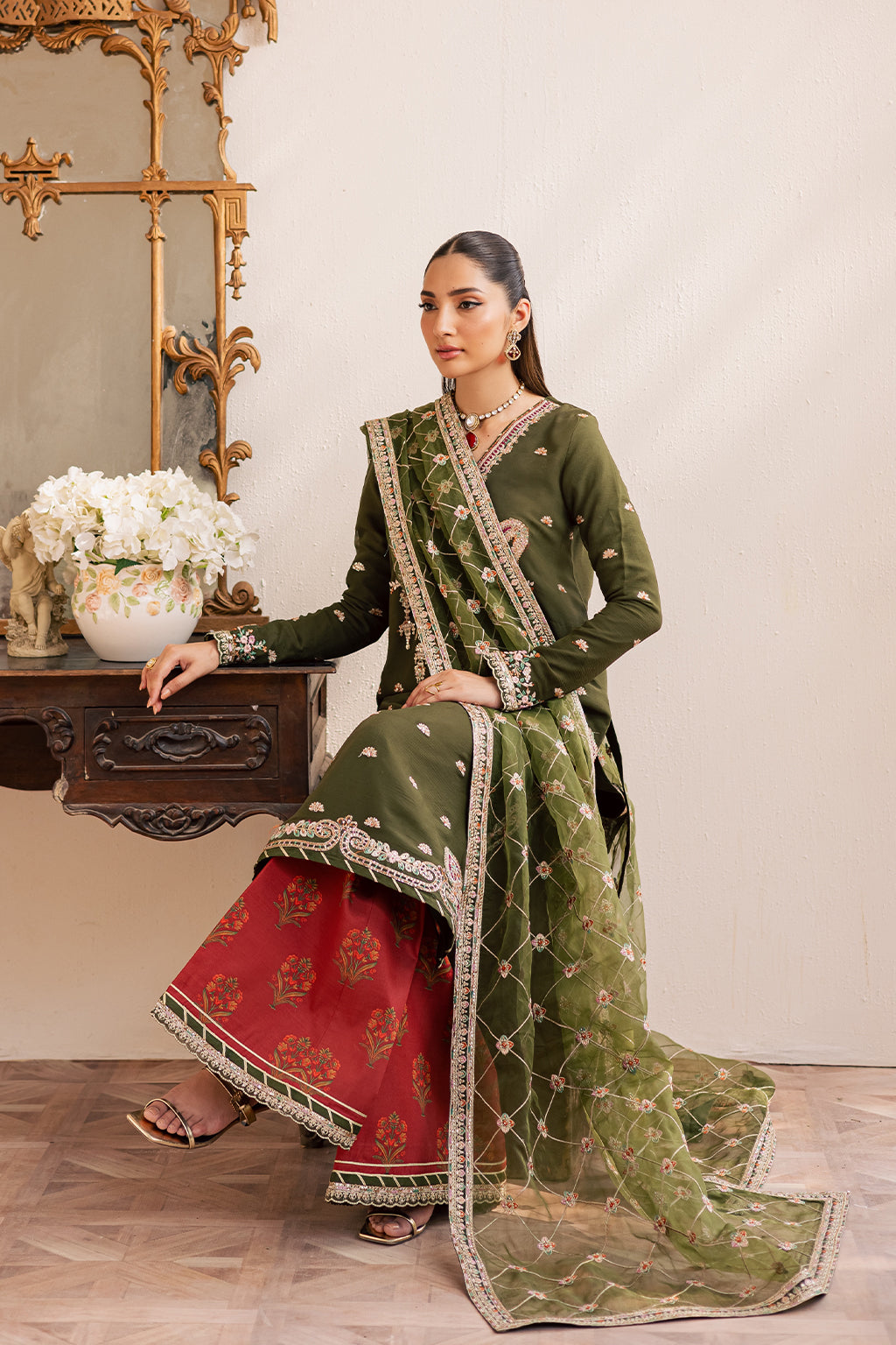 Suave By Emaan Adeel Unstitched 3 Piece Luxury Formals Collection'2025-Oraya