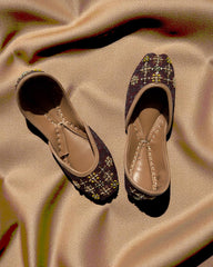 Ujaala Mughal - Maroon Jutti