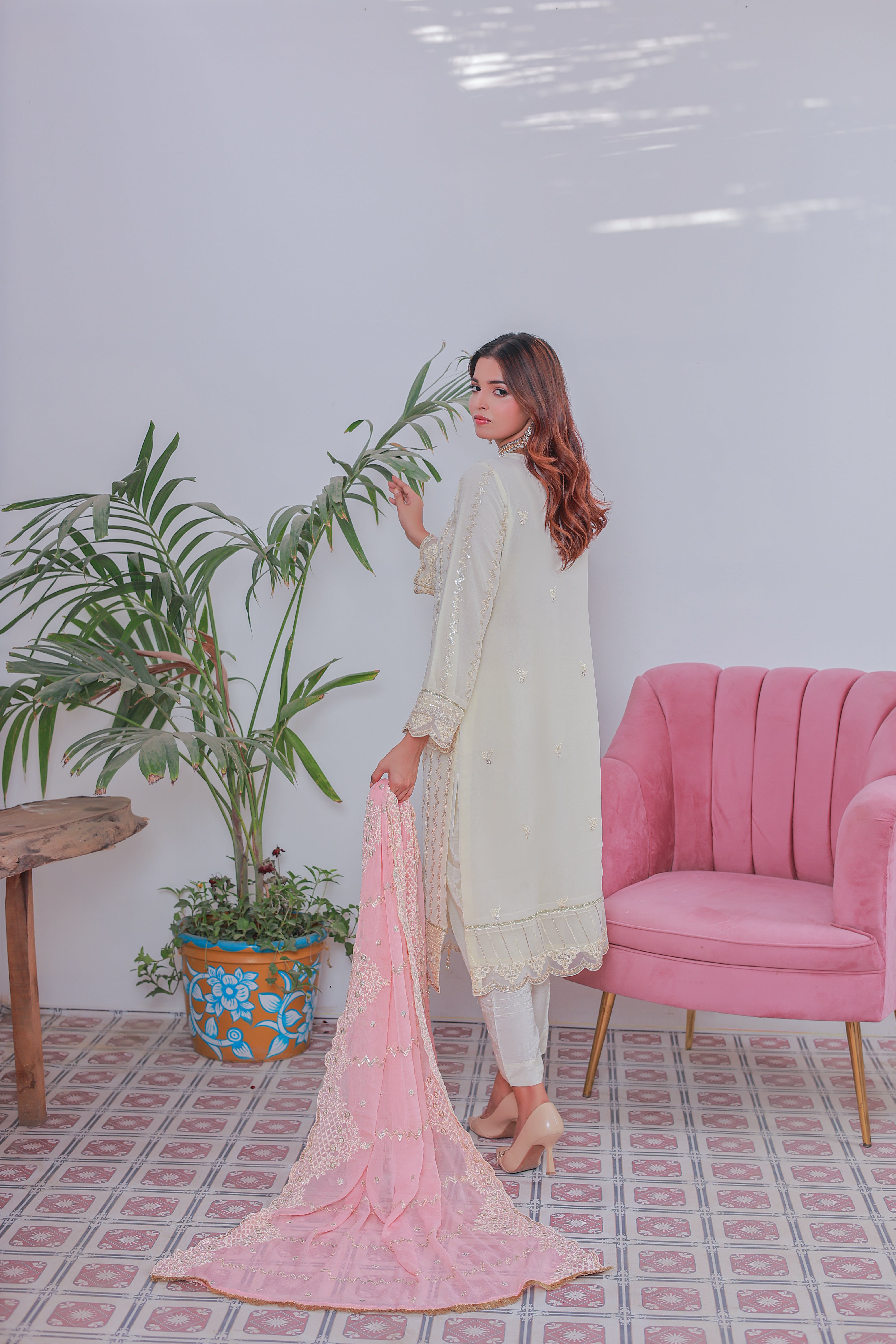 Umer Aayan Mahpara 03-Piece Embroidered Pista Chiffon Suit
