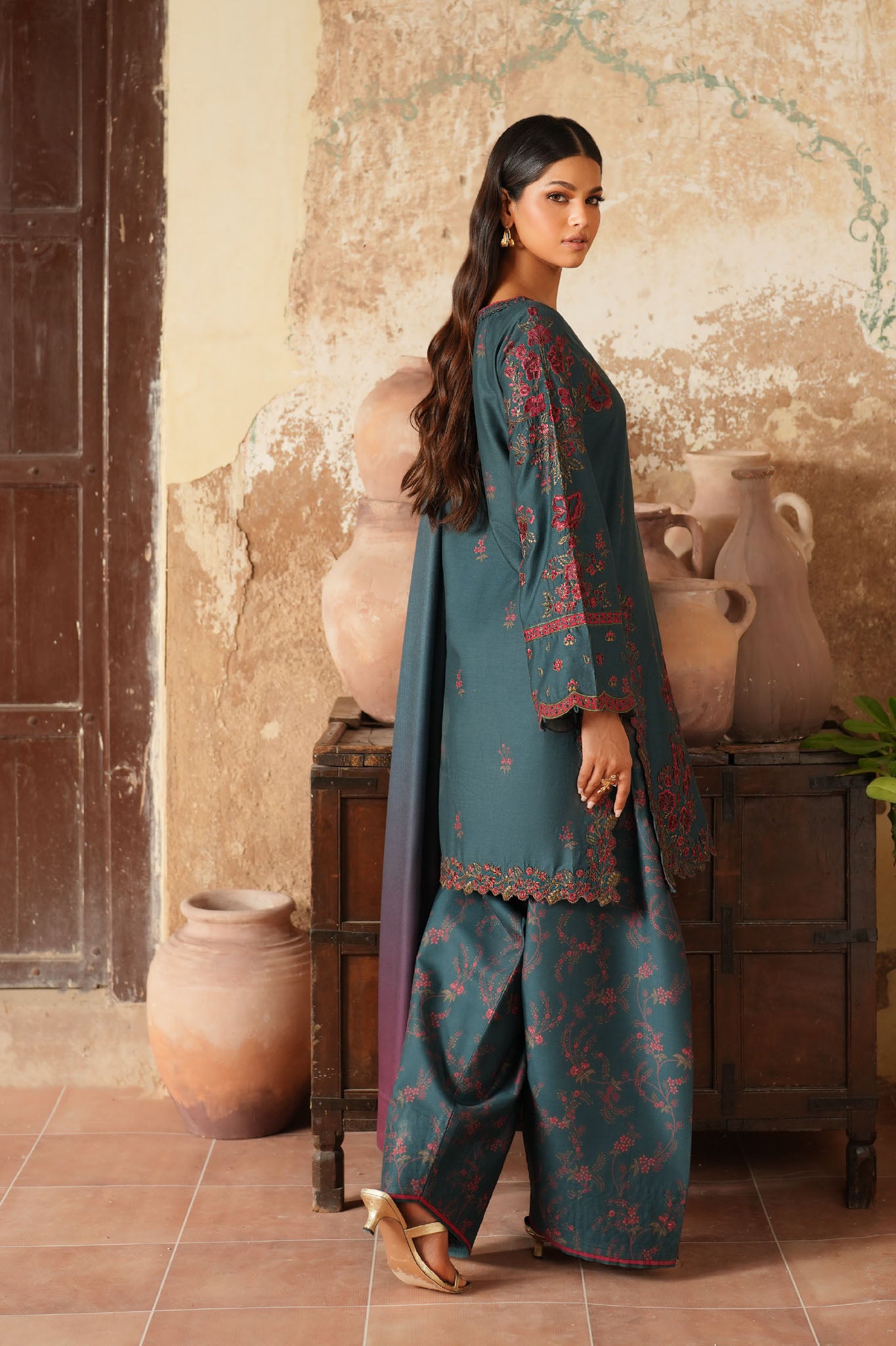 Iznik Unstitched 3 Piece Pre Fall Linen Collection'2025-IPF-01