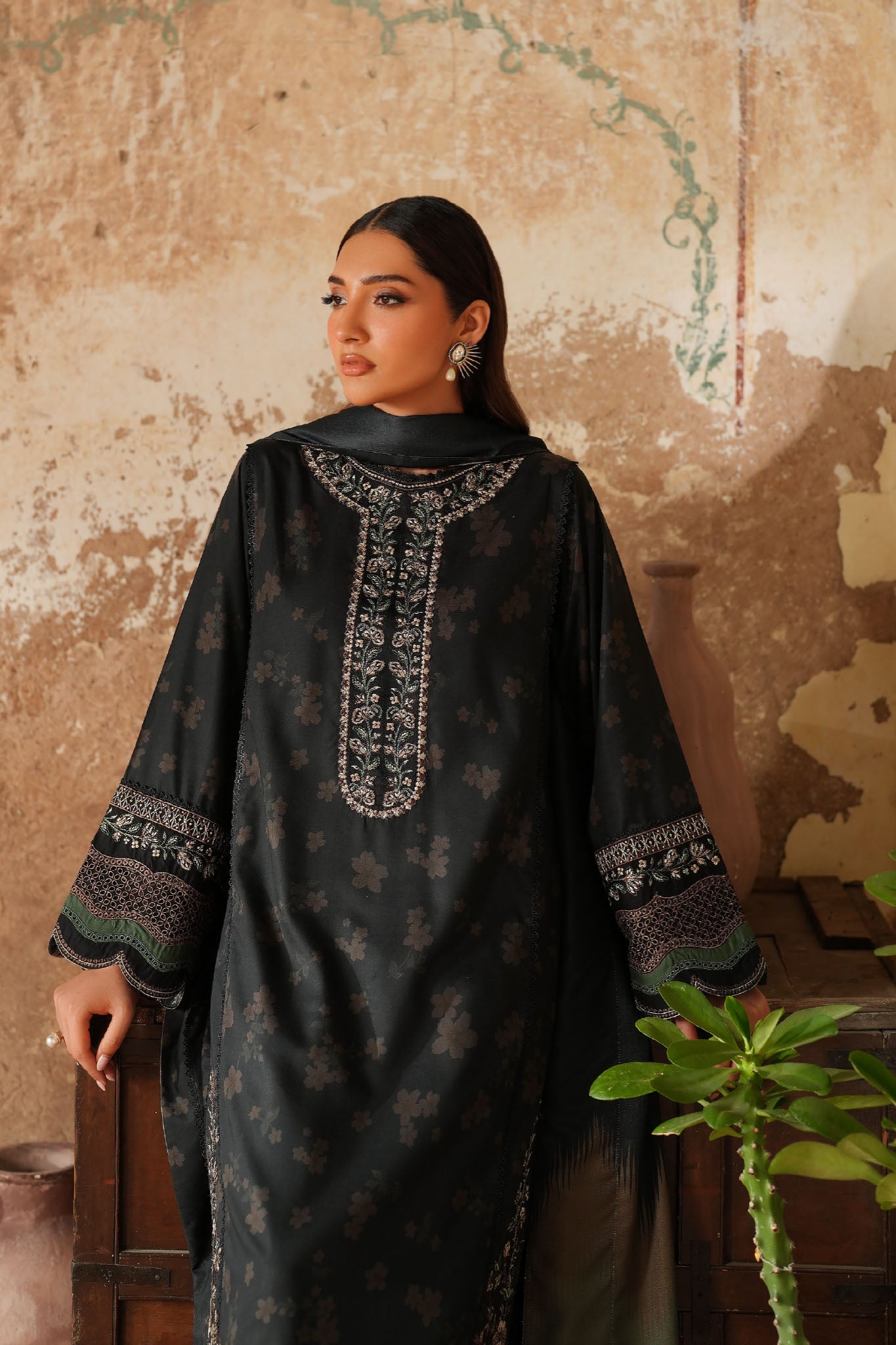 Iznik Unstitched 3 Piece Pre Fall Linen Collection'2025-IPF-06