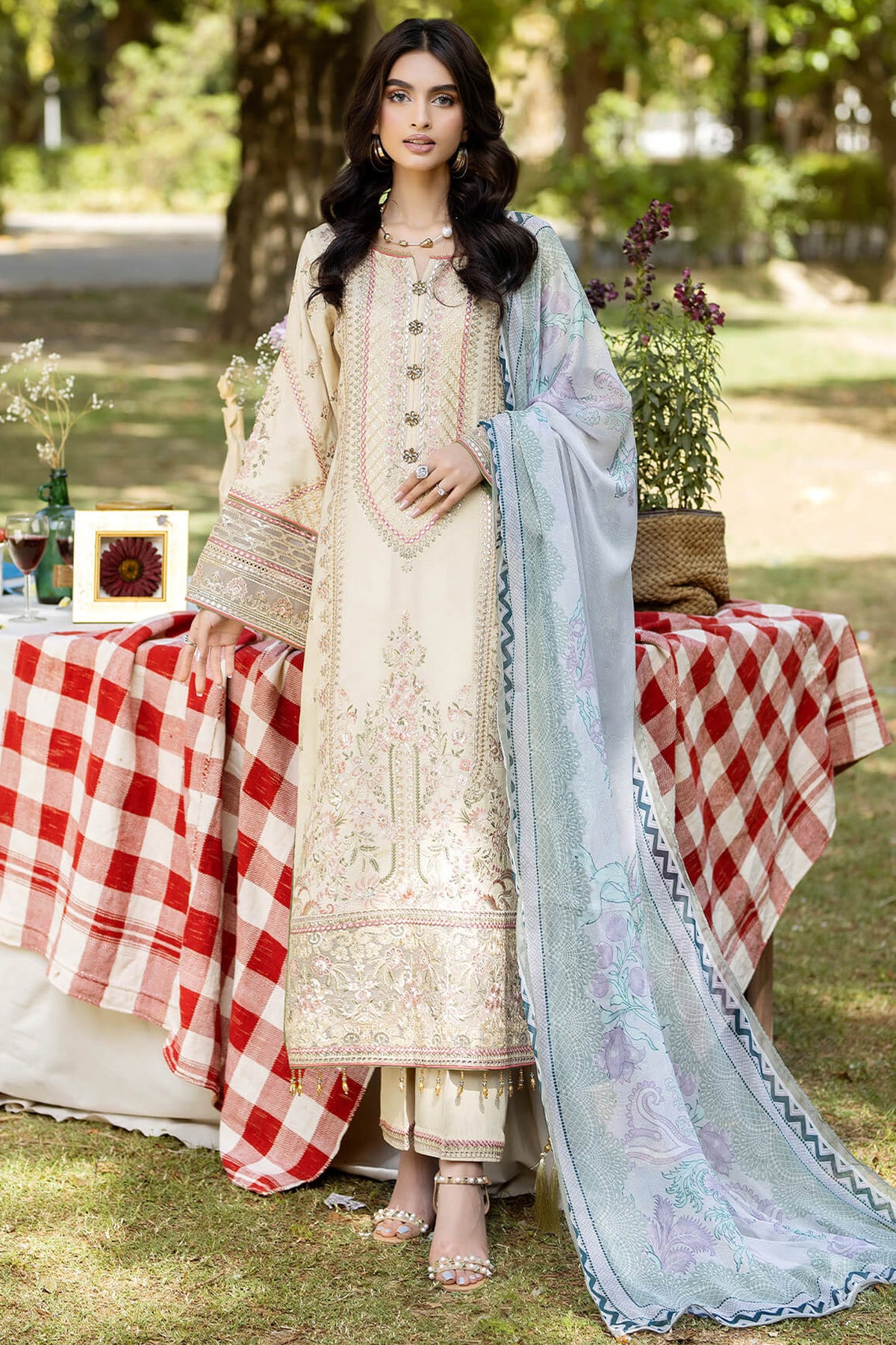 Jaan-E-Adaa By Imrozia Unstitched 3 Piece Luxury Emb Lawn Collection'2024-IPL-01-Manan