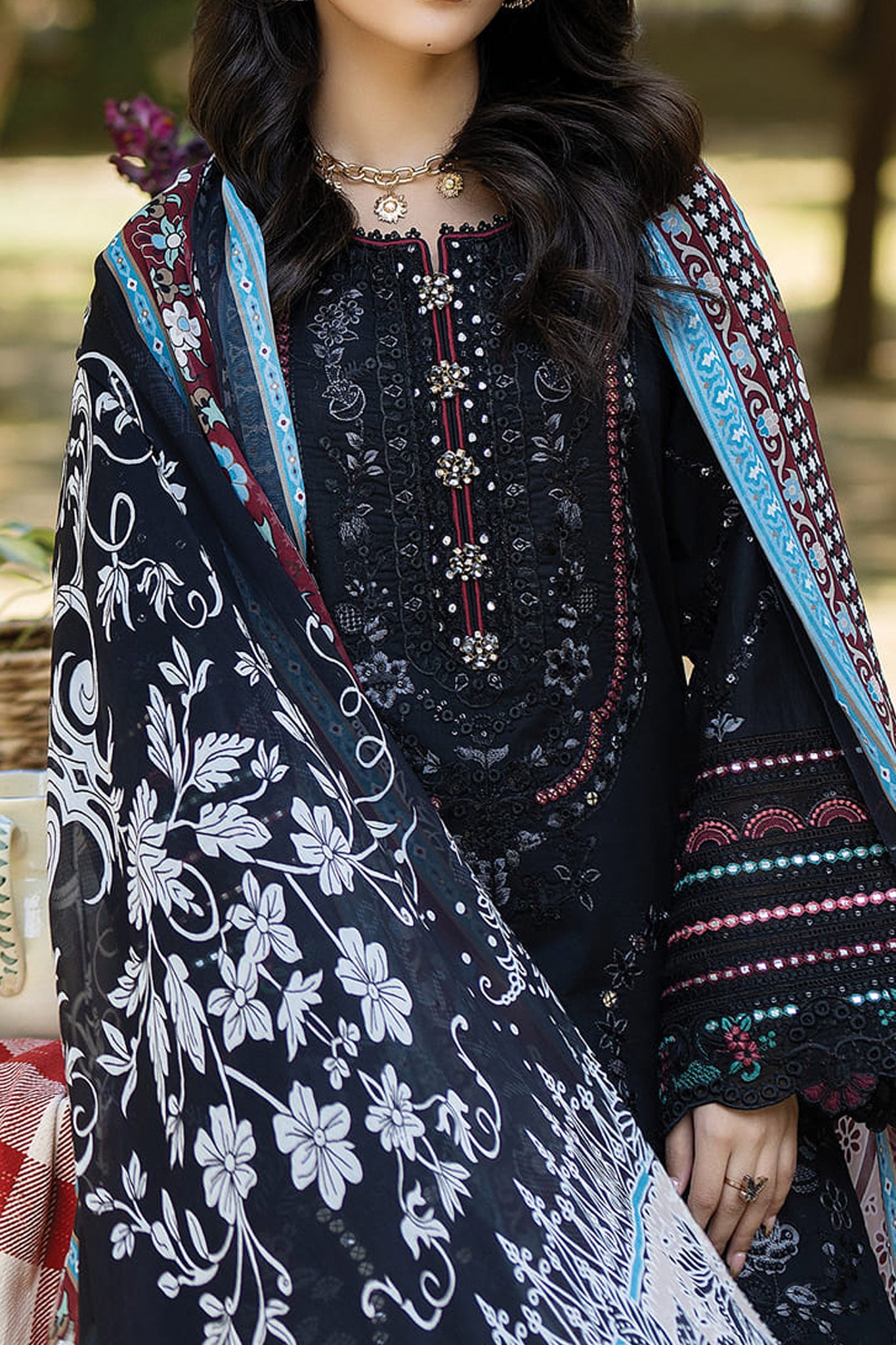 Jaan-E-Adaa By Imrozia Unstitched 3 Piece Luxury Emb Lawn Collection'2024-IPL-04-Nazakat