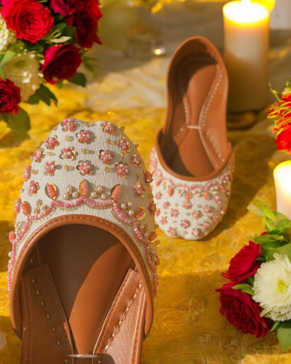 Ivory Wedding Khussa