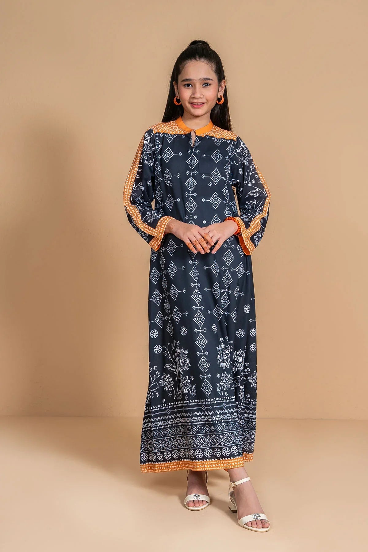 Shop kaftans for girls with stylish printed designs. Lightweight, breathable outfits with soft fabric, perfect for casual wear